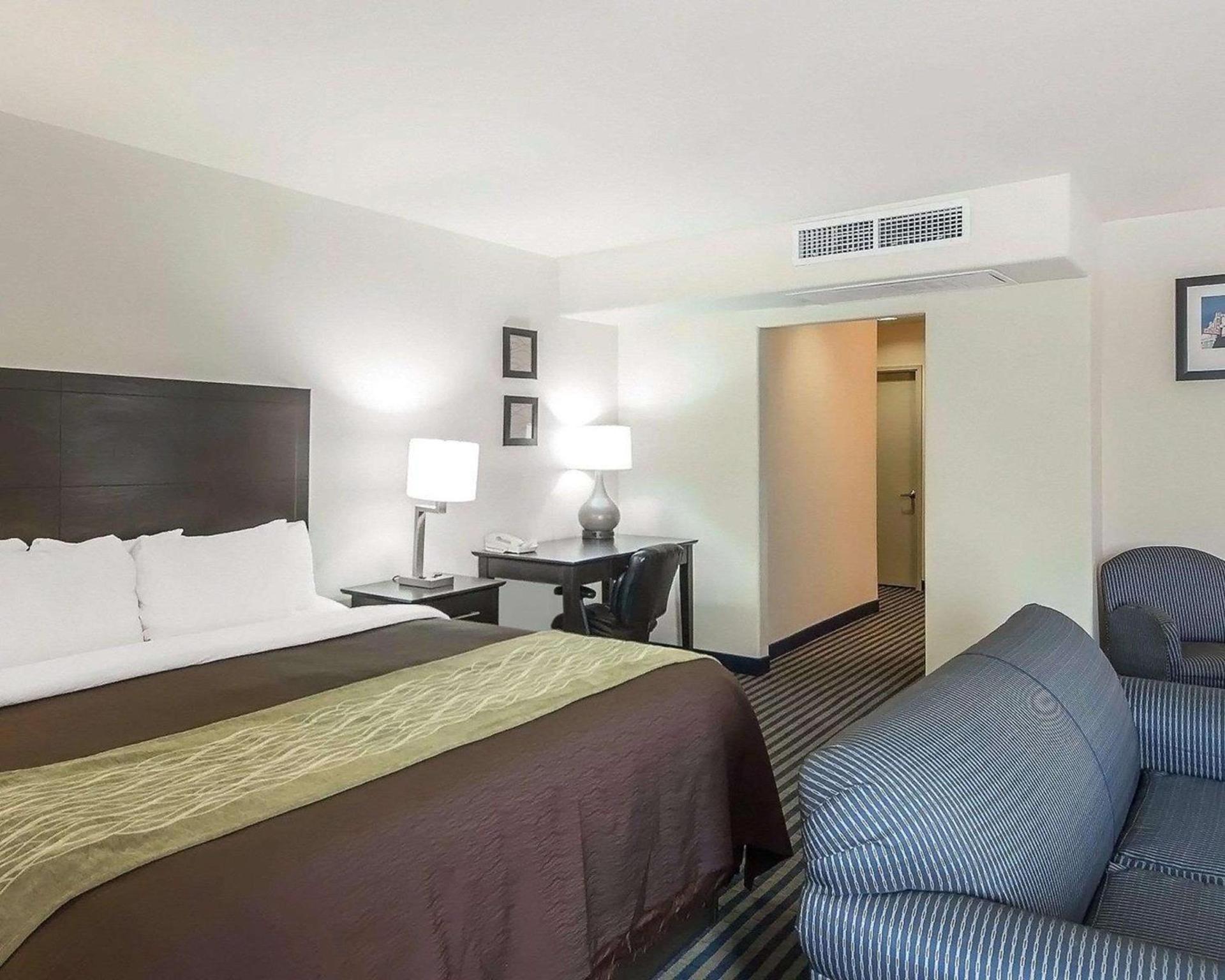Quality Inn Tulsa-Downtown West photo 21