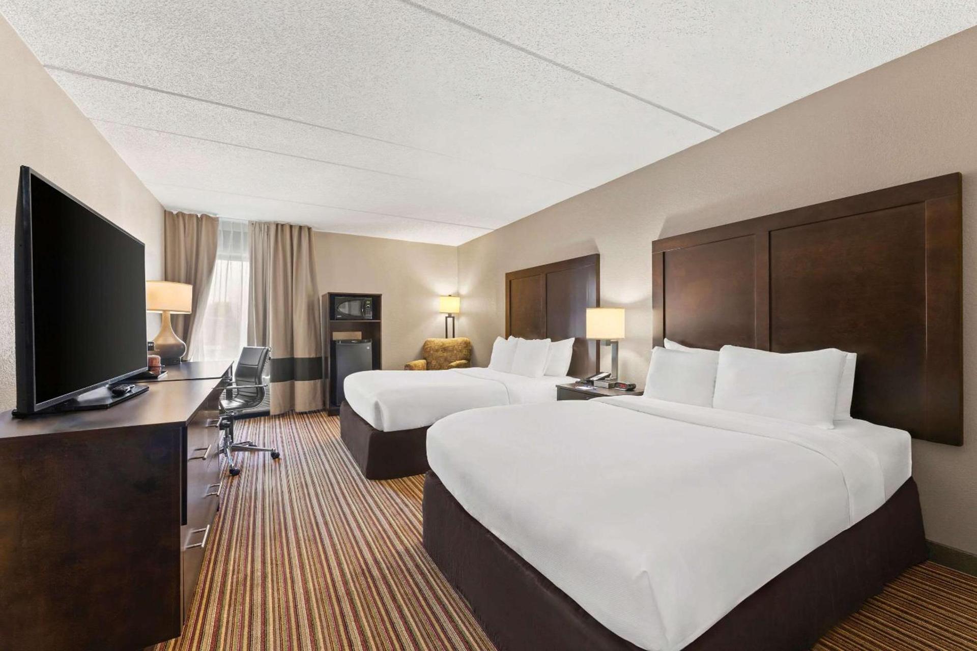 Comfort Inn Lehigh Valley West photo 12
