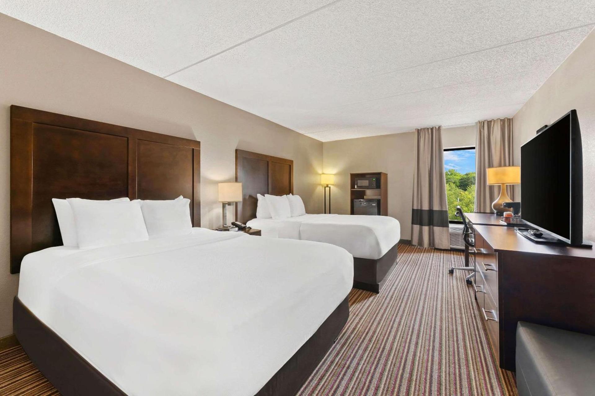 Comfort Inn Lehigh Valley West photo 17