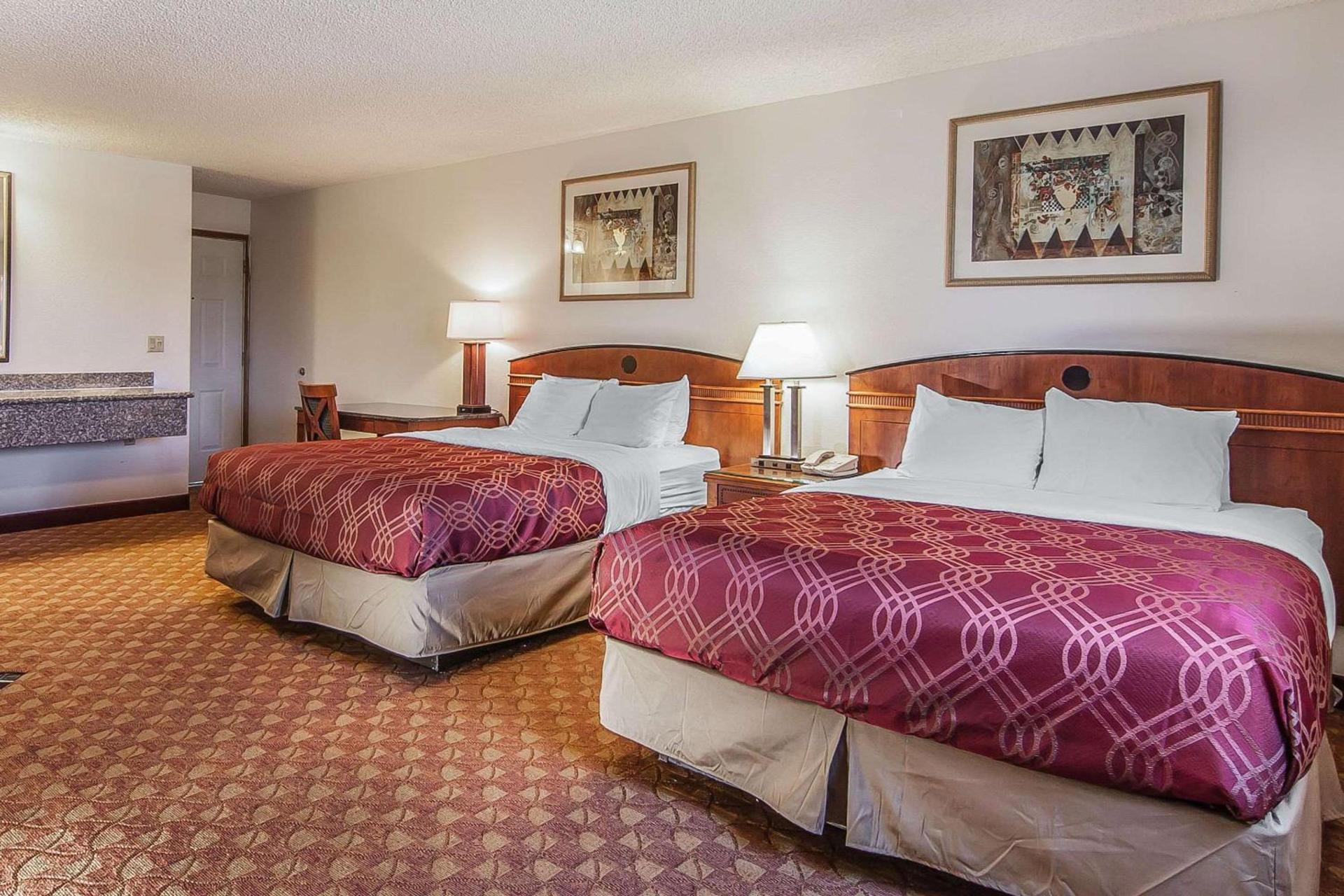 Econo Lodge Inn & Suites Madras photo 19