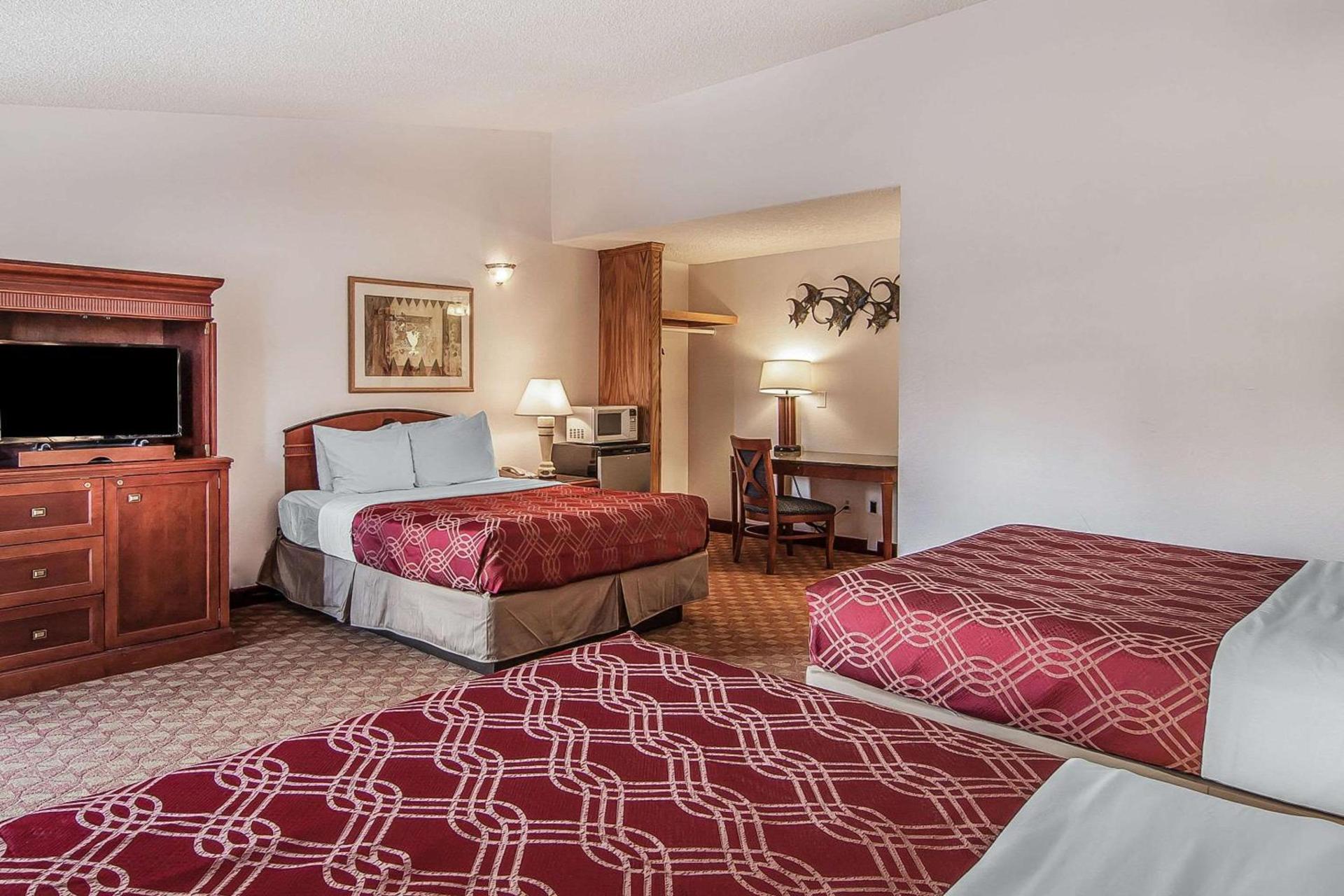 Econo Lodge Inn & Suites Madras photo 29