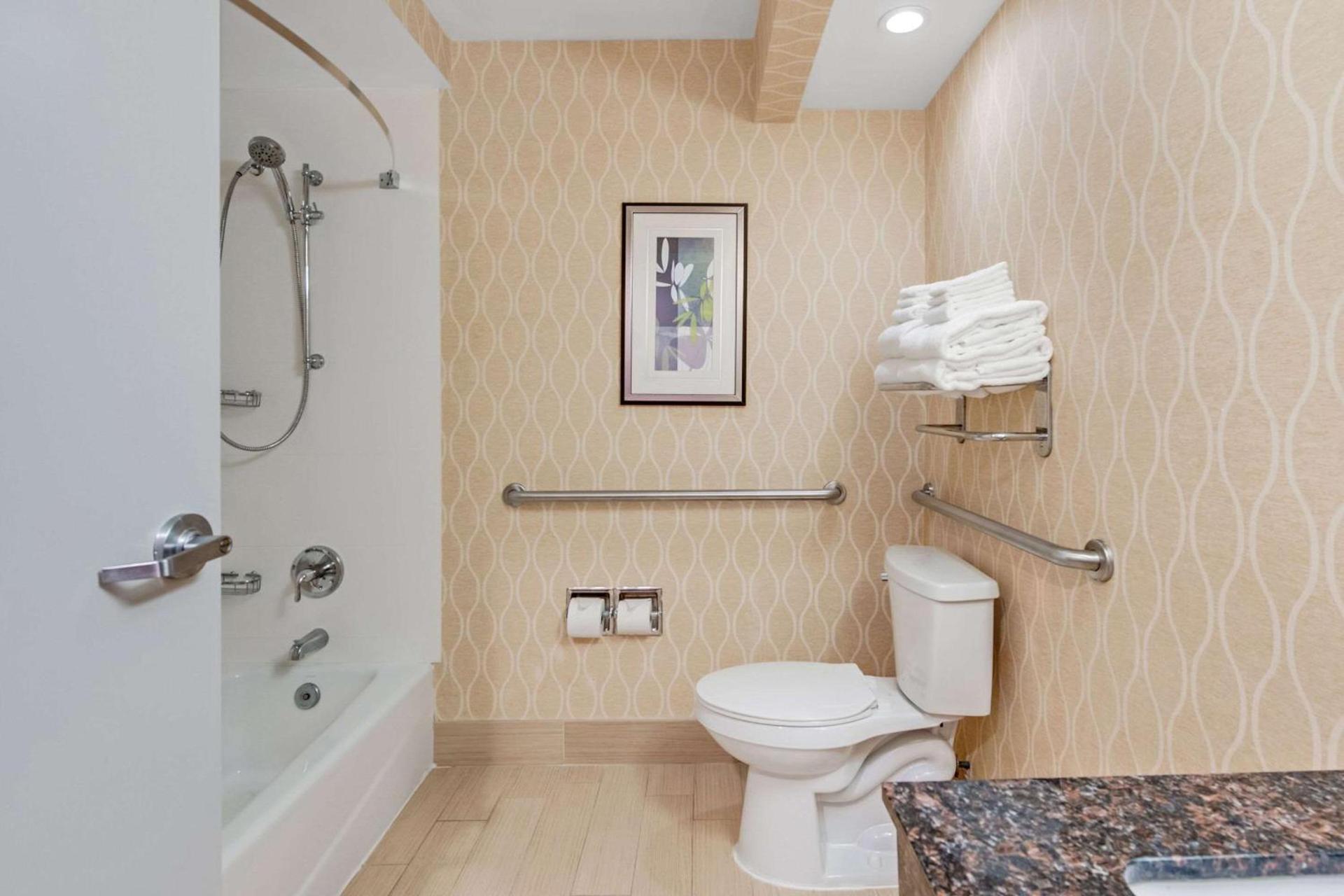 Comfort Suites Chesapeake - Norfolk photo 6