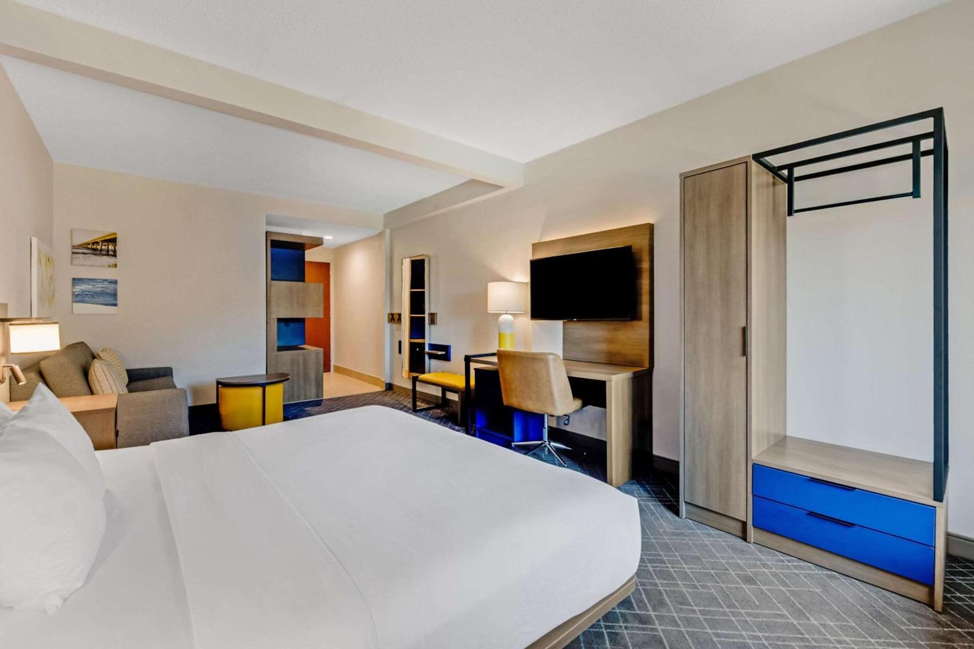 Comfort Suites Chesapeake - Norfolk photo 11