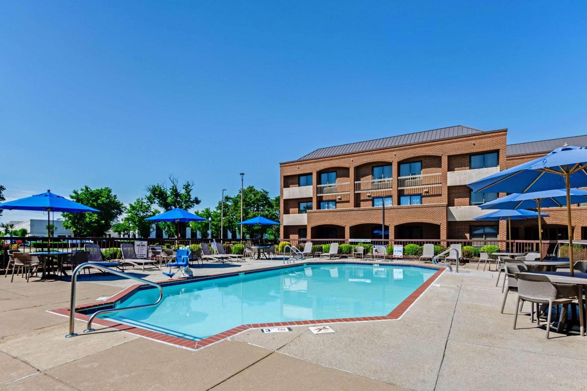 Comfort Suites Chesapeake - Norfolk photo 21