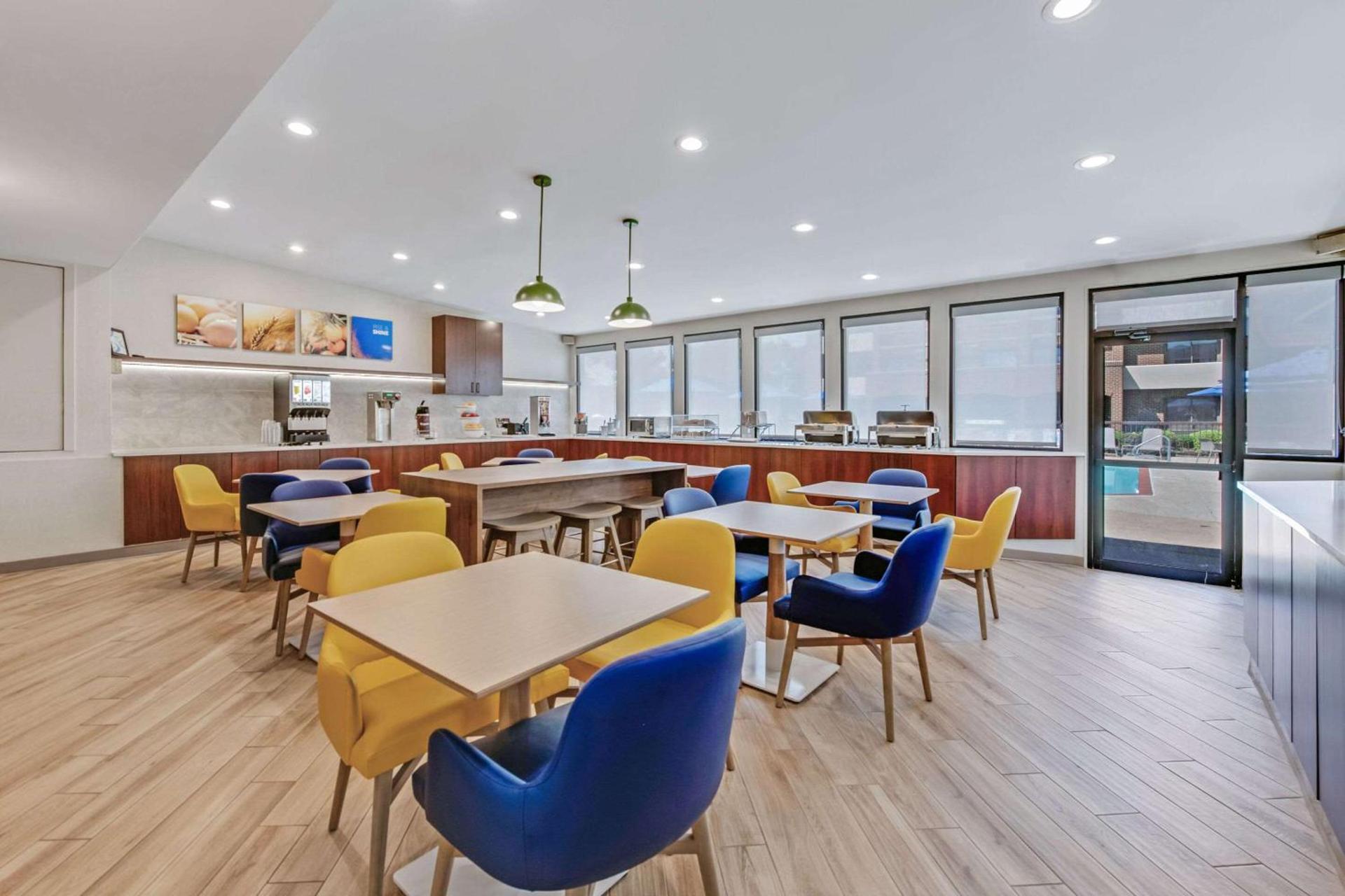 Comfort Suites Chesapeake - Norfolk photo 32