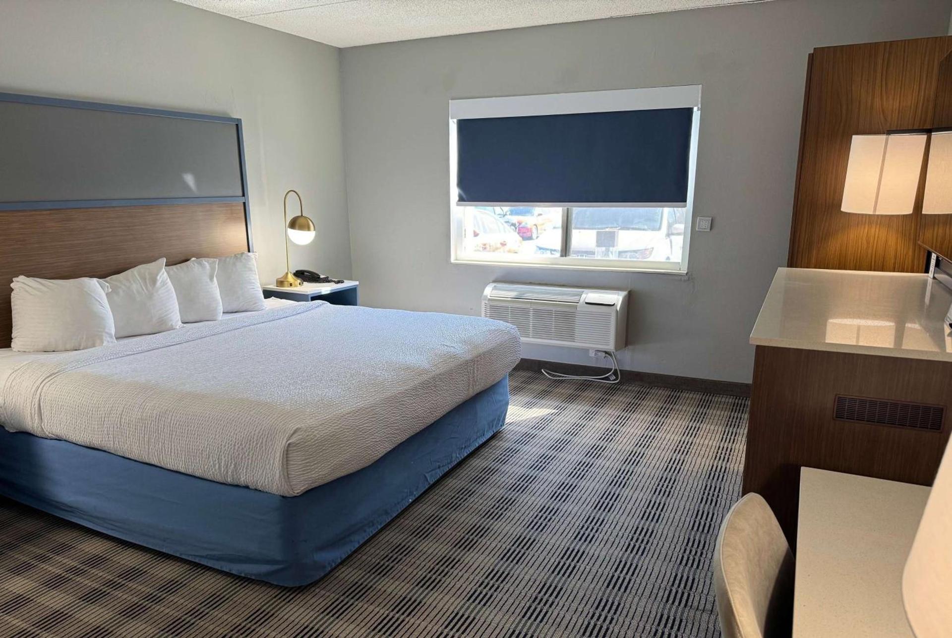 AmericInn by Wyndham Shakopee Near Canterbury Park photo 11