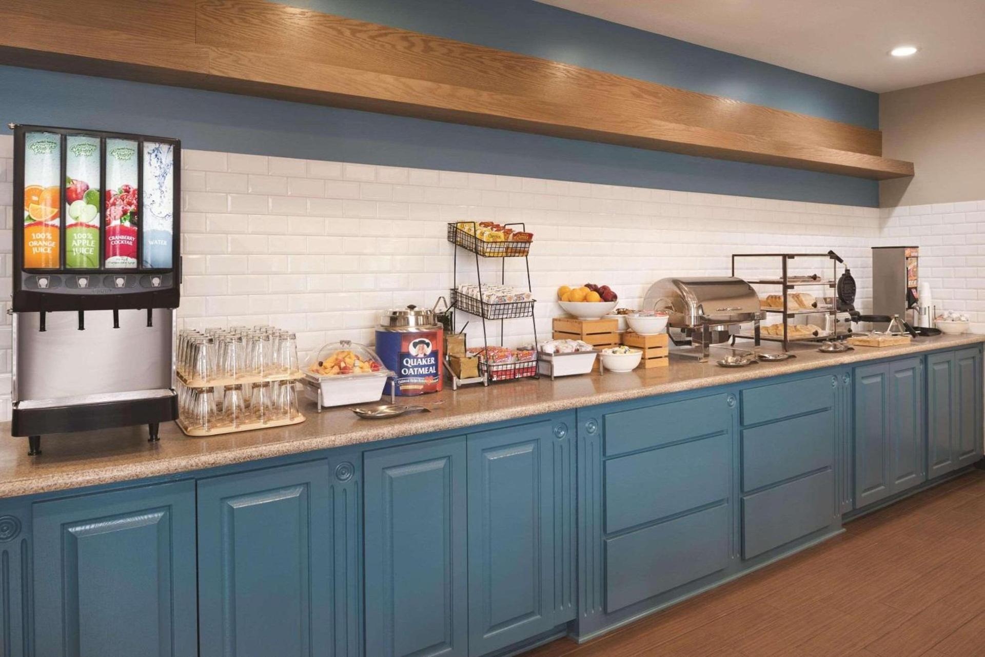Country Inn & Suites by Radisson, Michigan City, IN photo 2