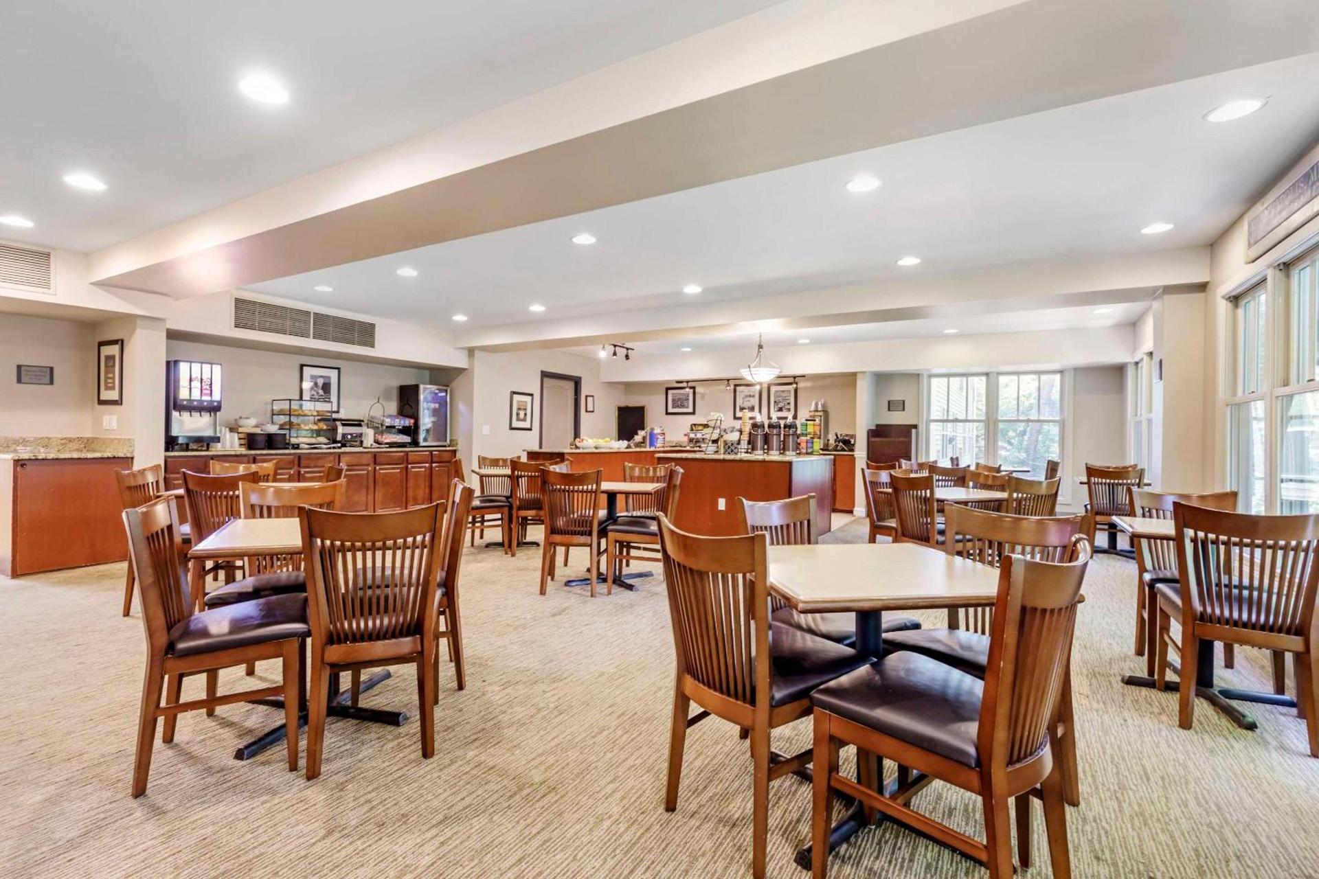 Country Inn & Suites by Radisson, Annapolis, MD photo 3