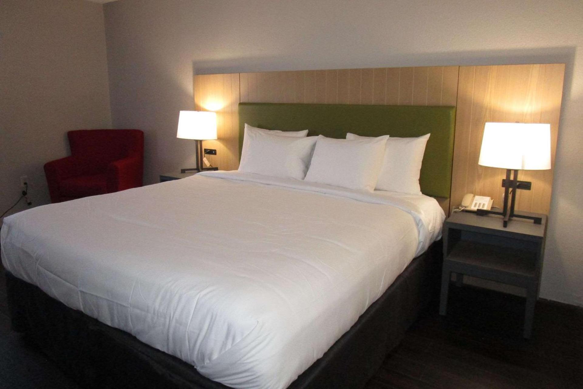 Country Inn & Suites by Radisson, Dunbar - Charleston photo 4