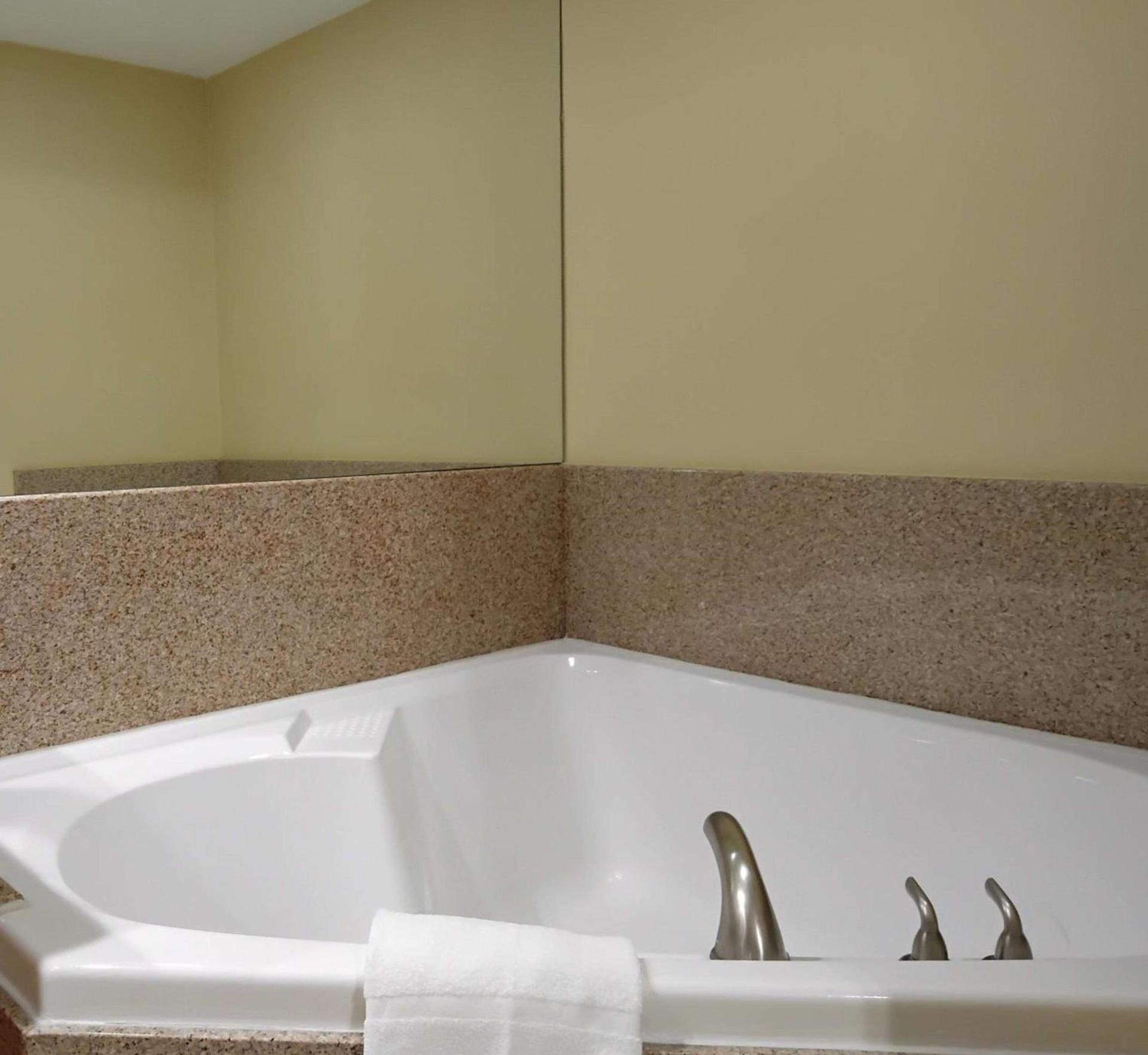 Hilton Vacation Club Cypress Pointe Orlando photo 12