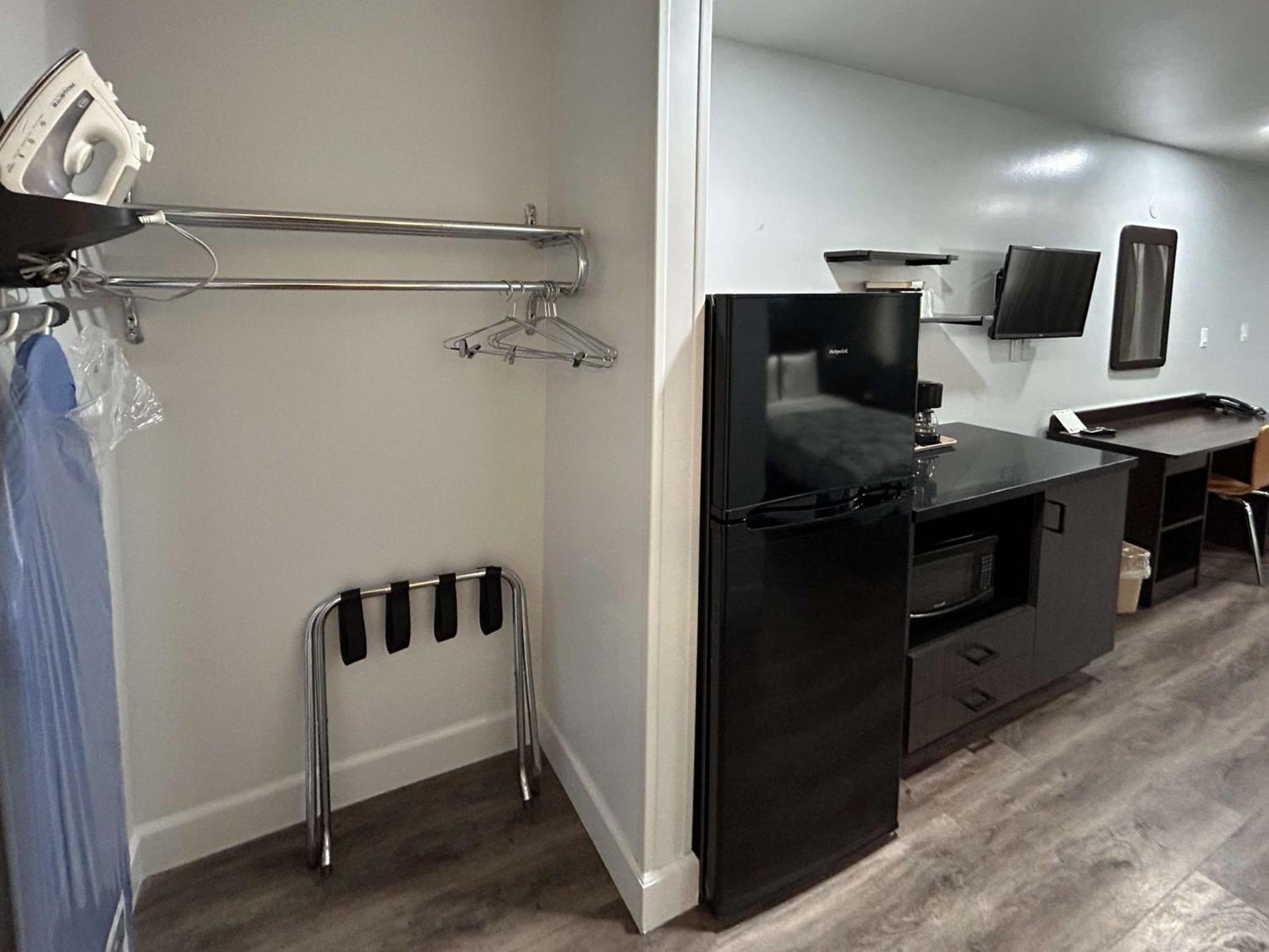 Studio 6 Suites Hesperia CA West Main Street I 15 photo 5