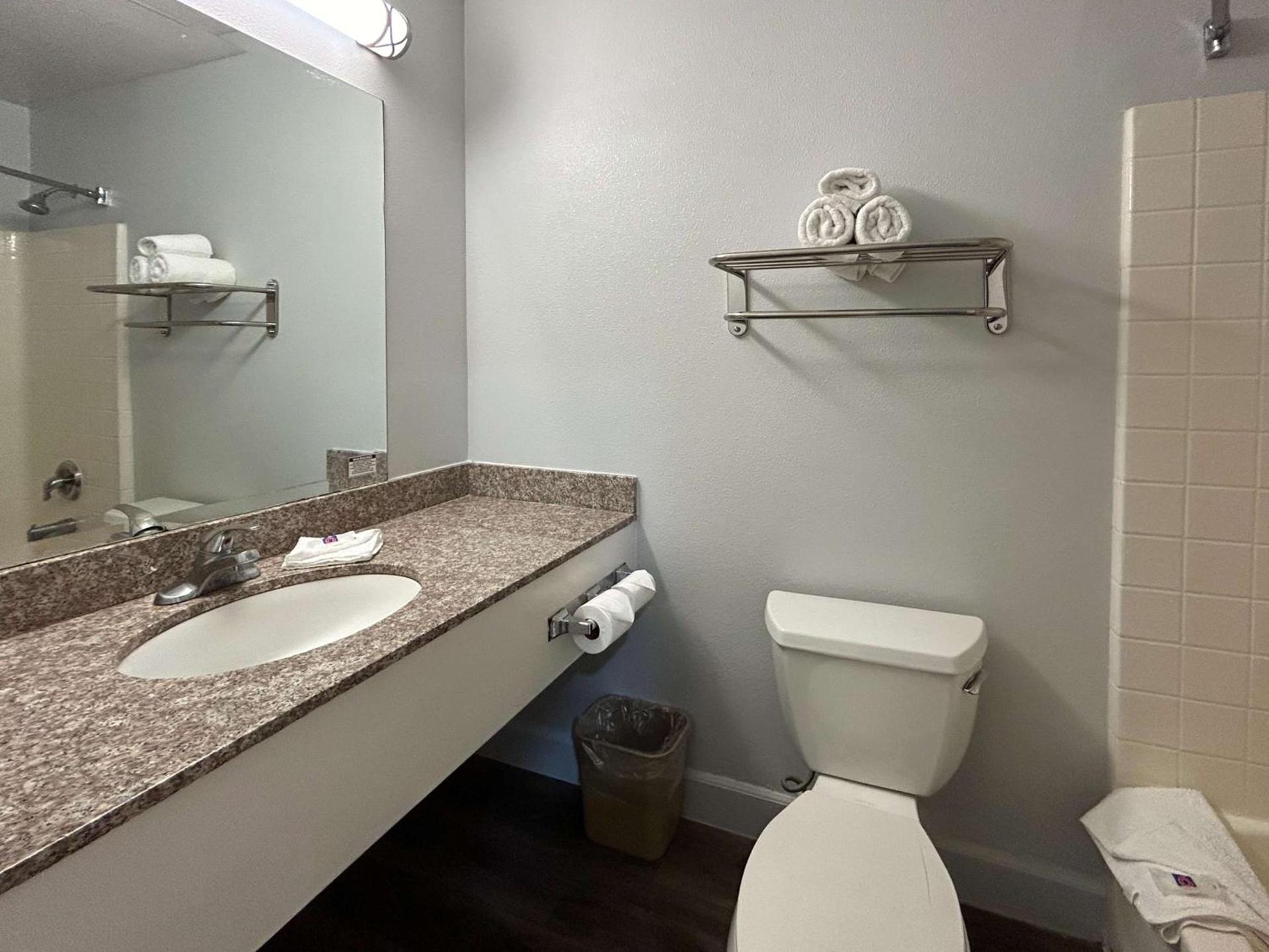Studio 6 Suites Hesperia CA West Main Street I 15 photo 8