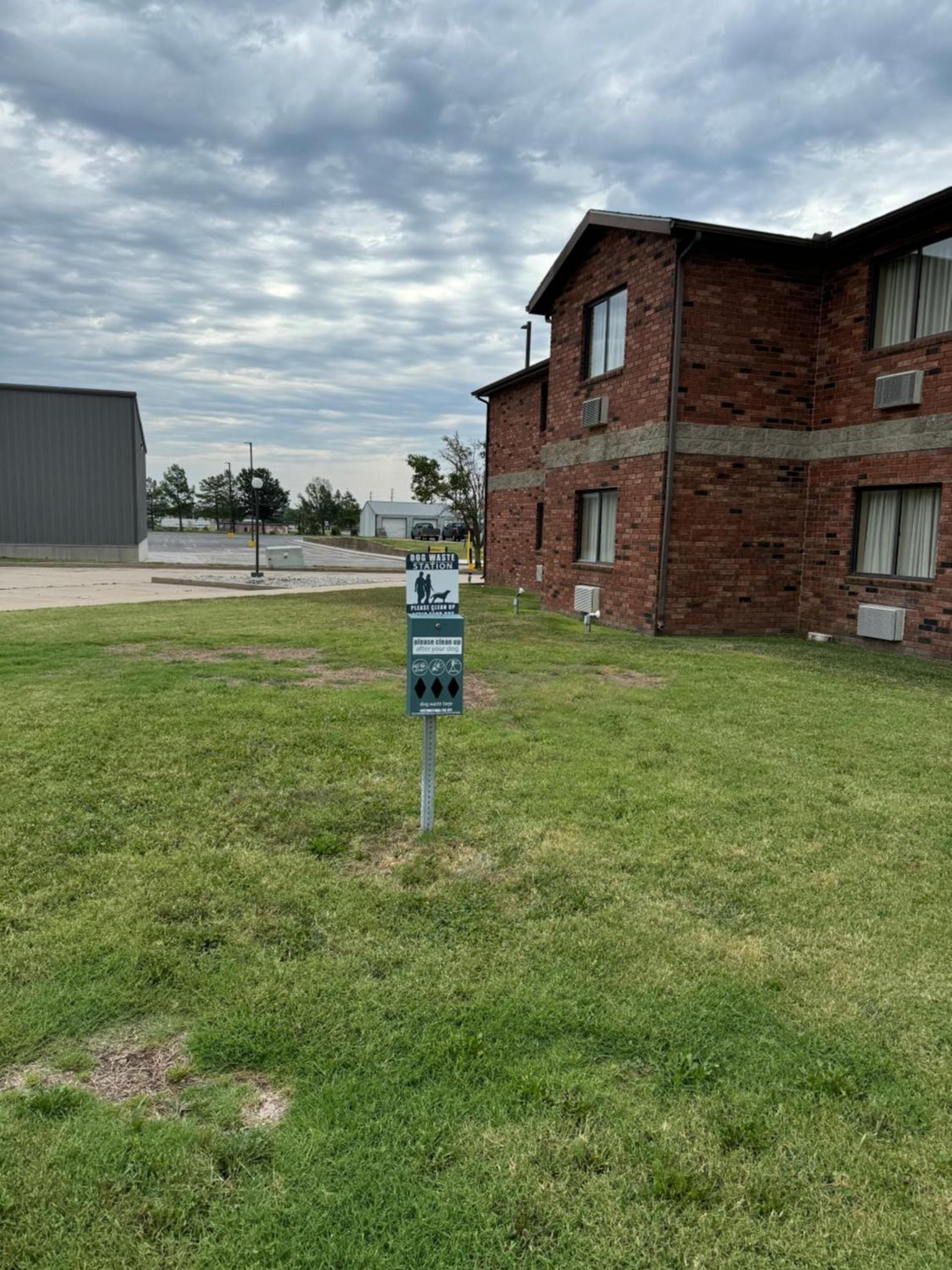 Super 8 by Wyndham Independence KS photo 48