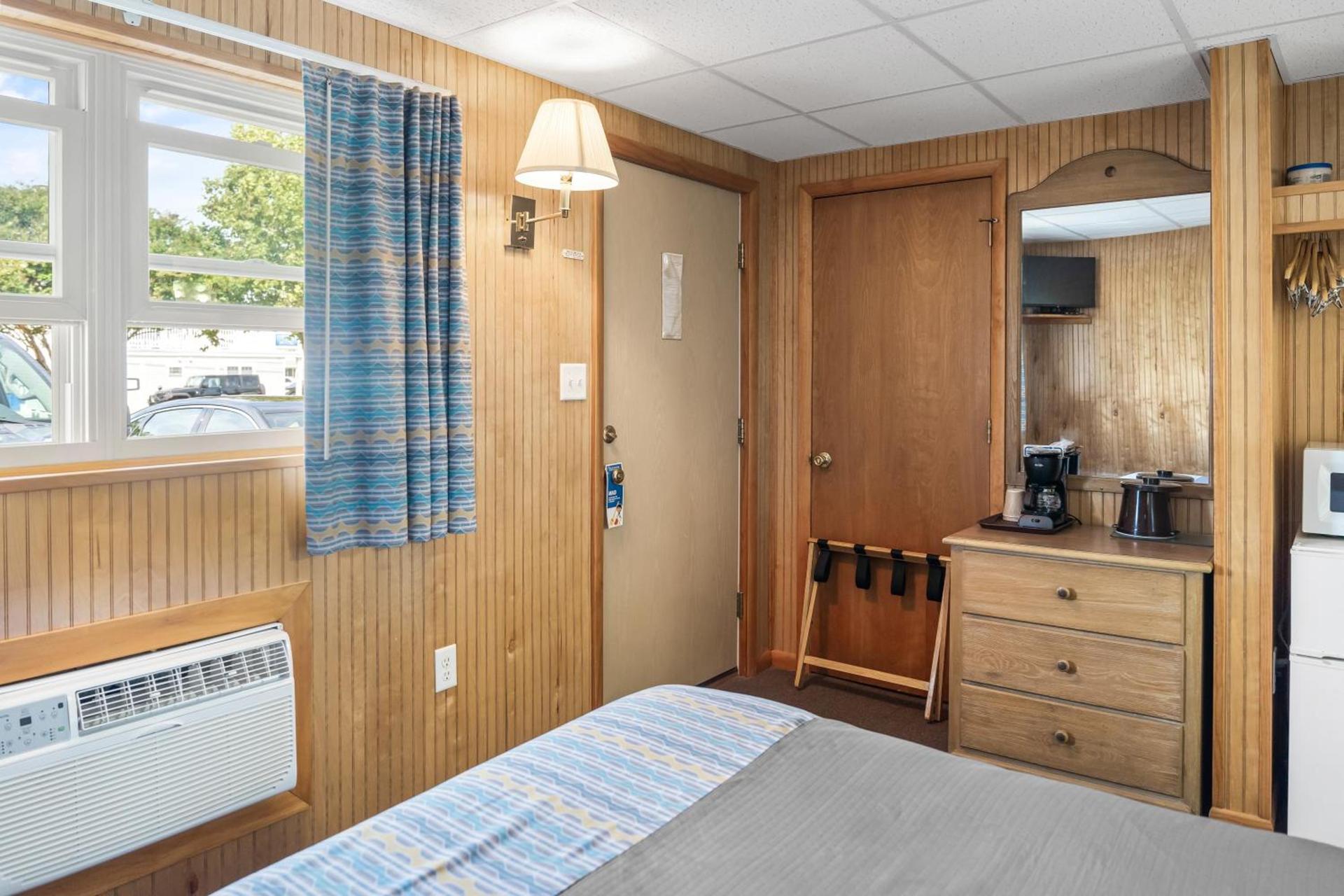 Lark Motel photo 14