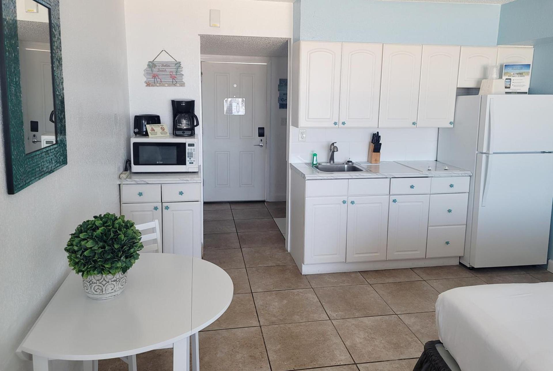 Island Inn Beach Resort photo 81