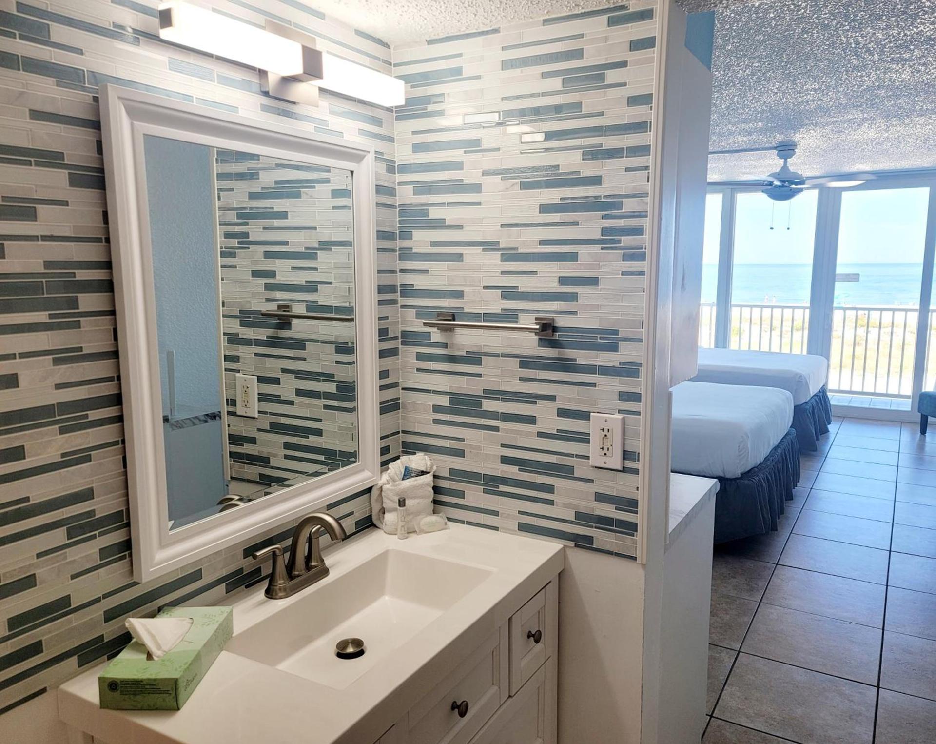Island Inn Beach Resort photo 82
