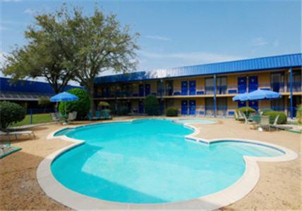 Days Inn by Wyndham Bay City photo 15