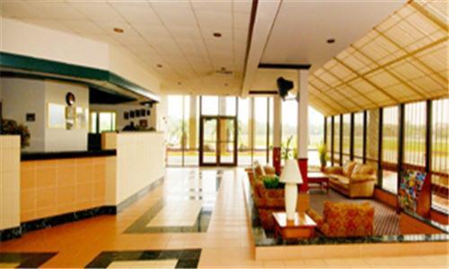Days Inn by Wyndham Bay City photo 18
