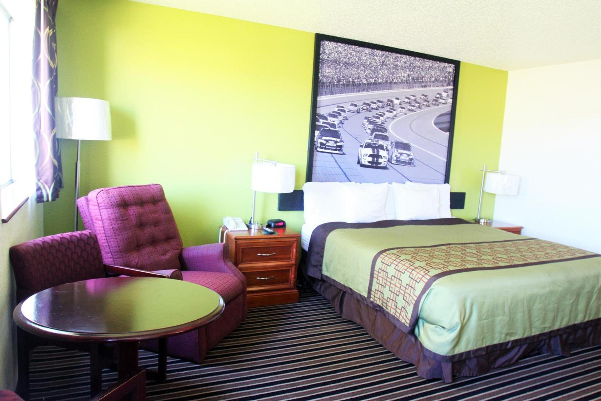 Super 8 by Wyndham South Boston VA photo 32