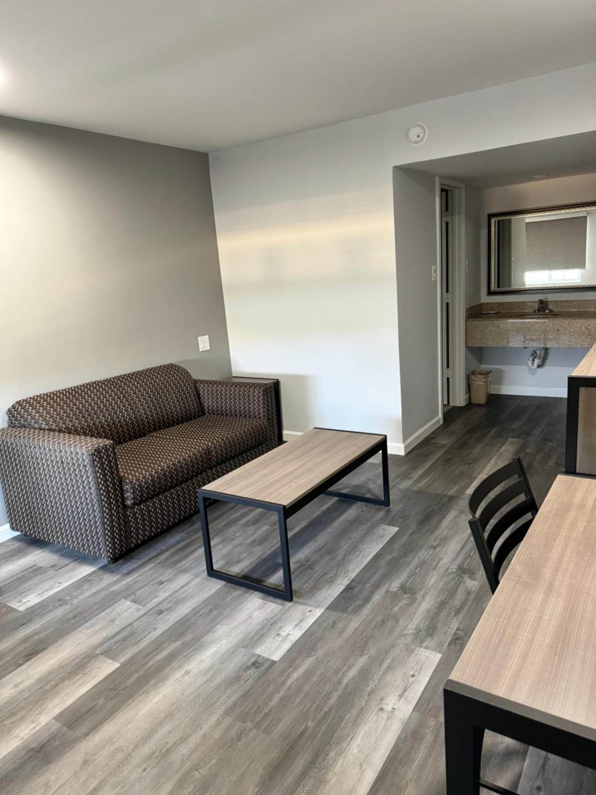 Continental Inn and Suites Nacogdoches TX SFA University Downtown photo 35