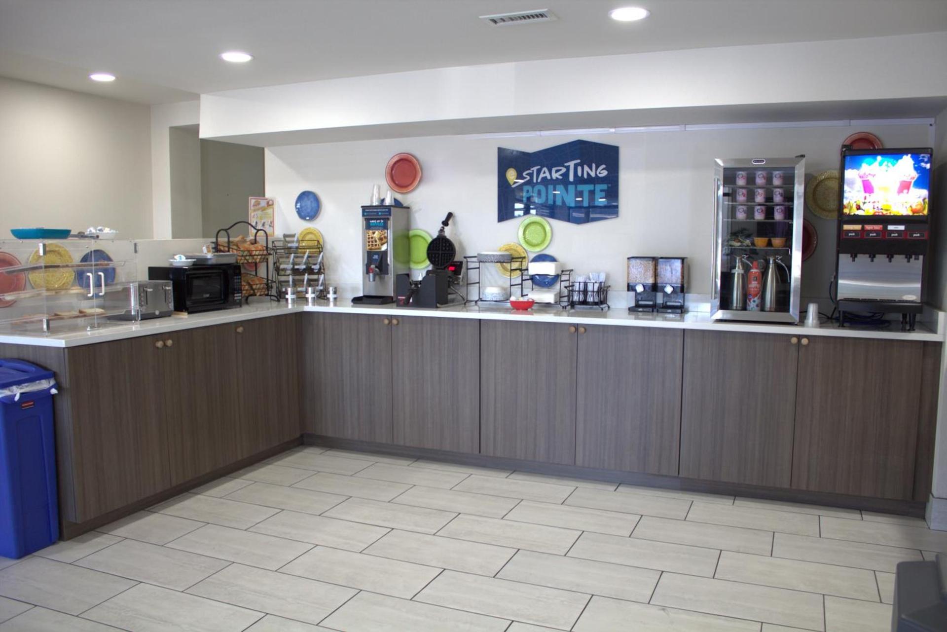 Clarion Pointe Statesville photo 26