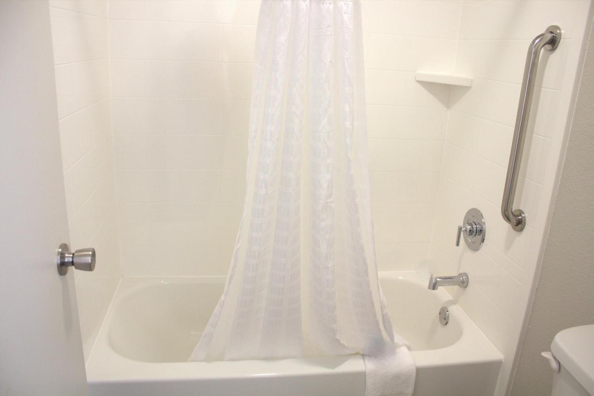 Clarion Pointe Statesville photo 33