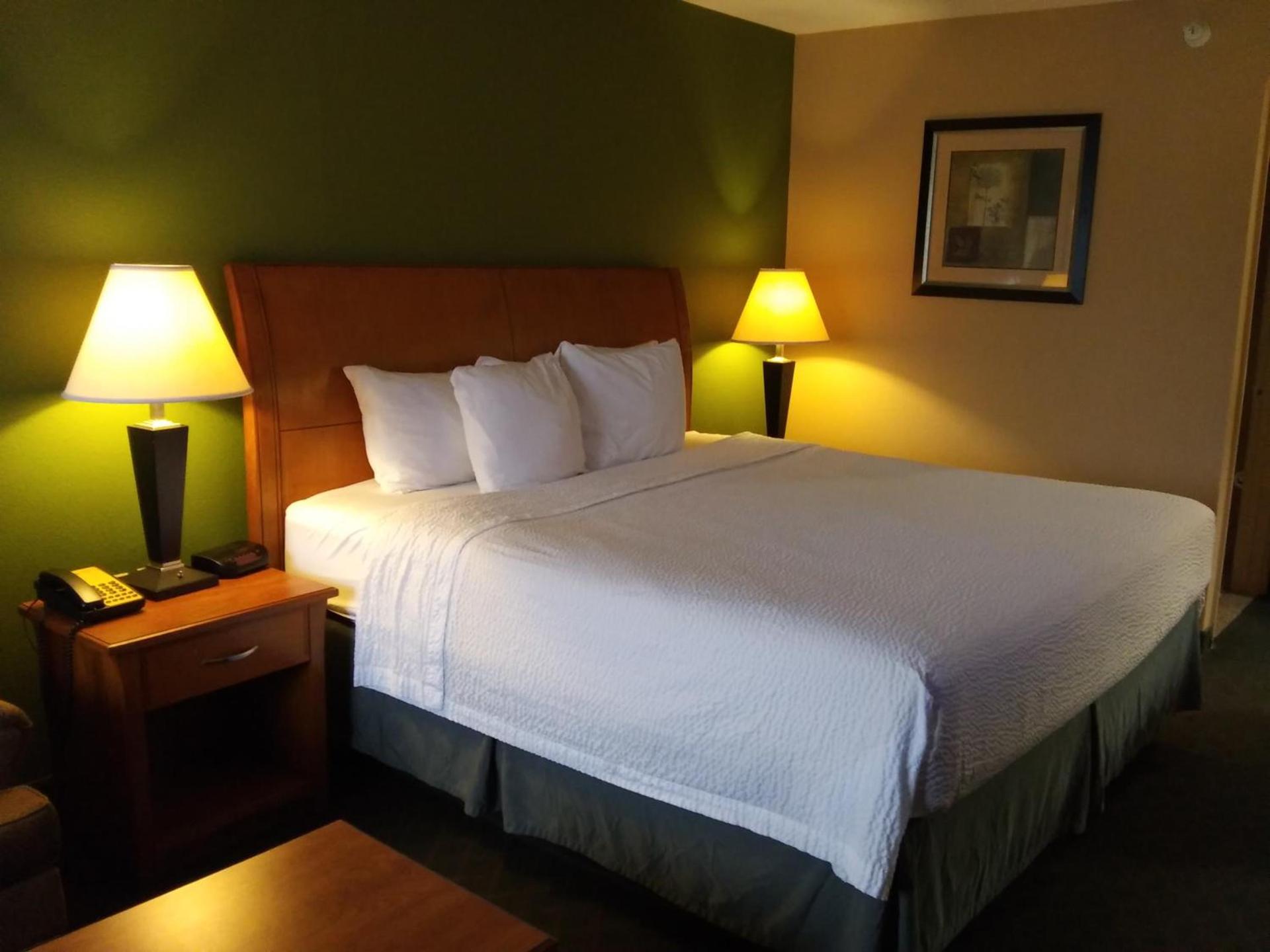 Hotel Blue Fairfield TX photo 16
