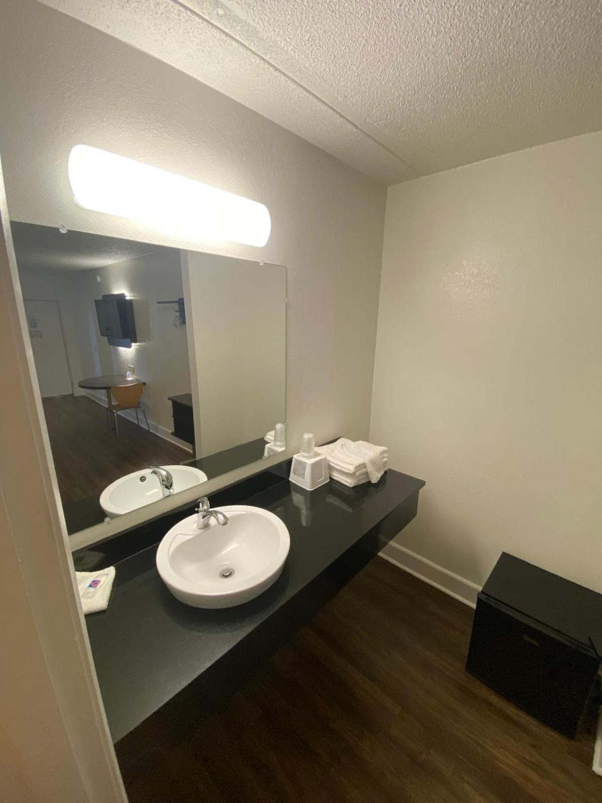 Motel 6 Manchester TN photo 36