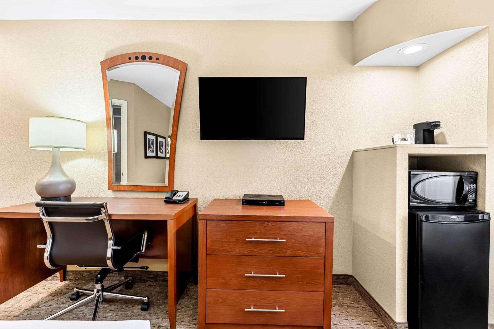 Comfort Inn Modesto photo 8