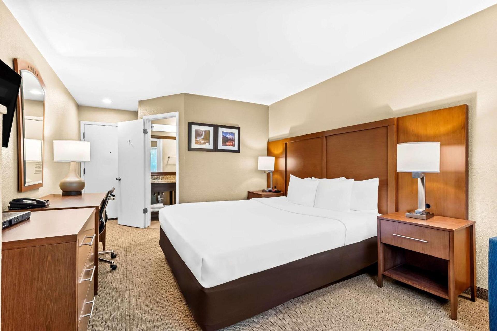 Comfort Inn Modesto photo 12