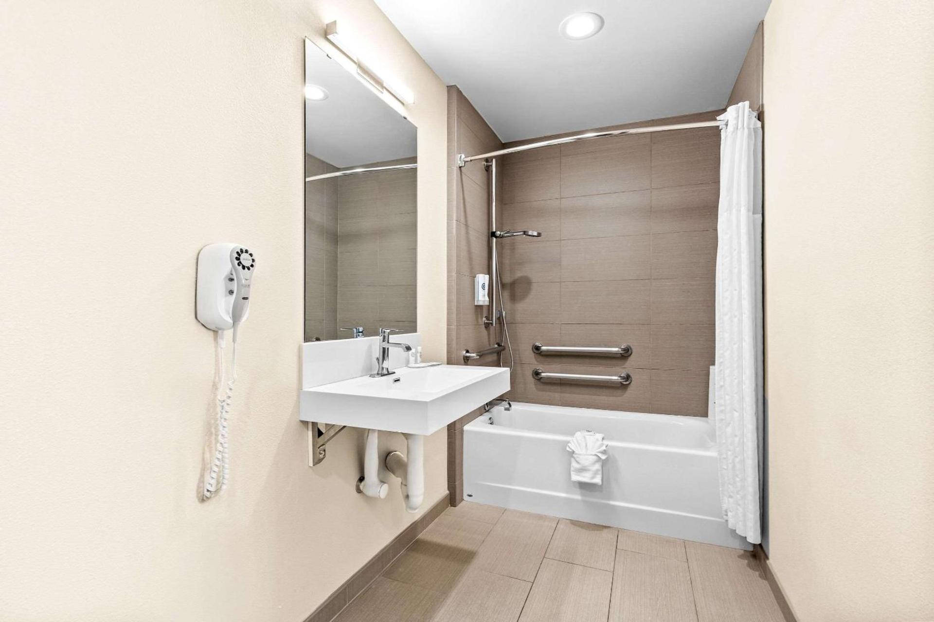 Comfort Inn Modesto photo 21
