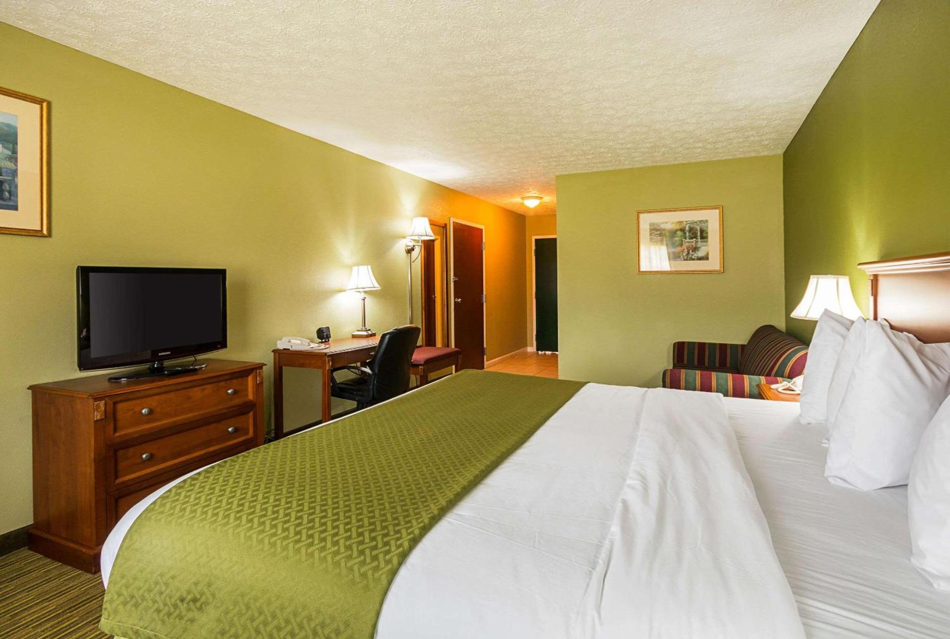 Quality Inn Weston photo 7