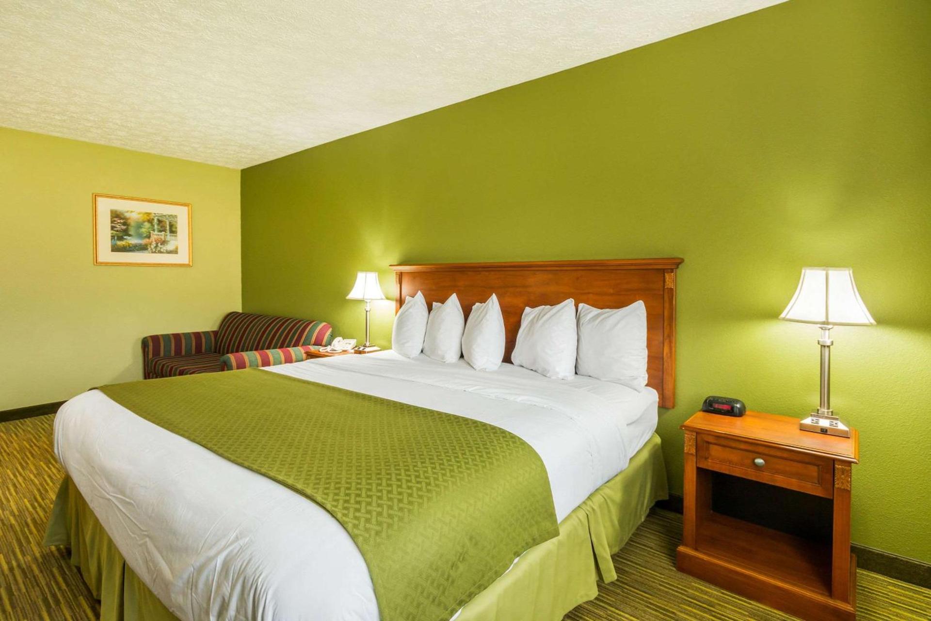 Quality Inn Weston photo 8