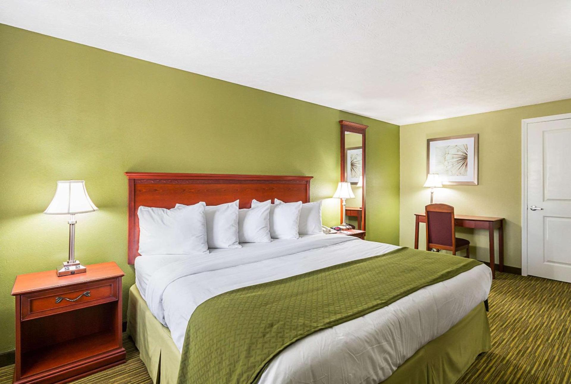 Quality Inn Weston photo 9