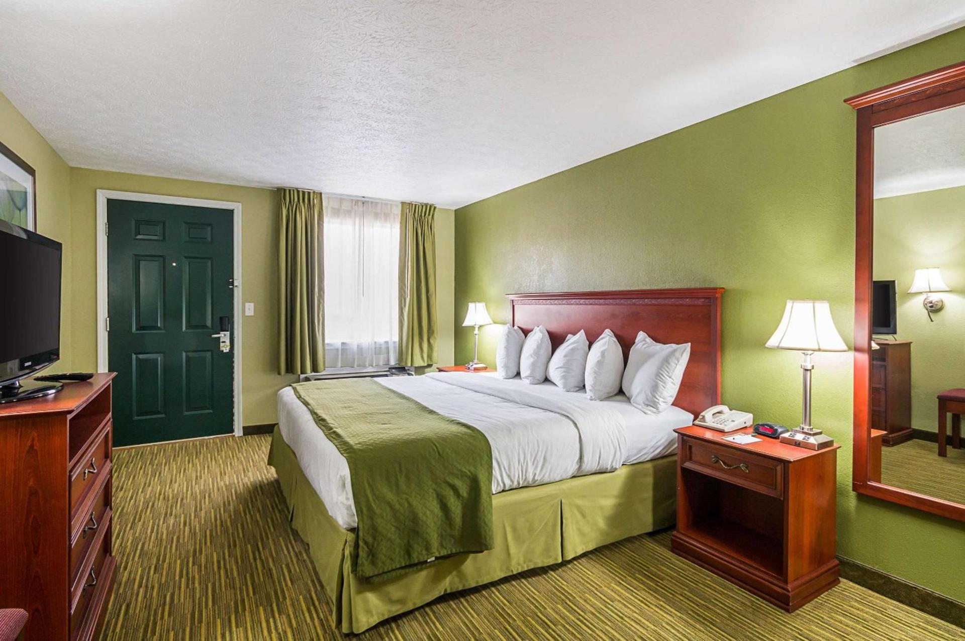 Quality Inn Weston photo 11