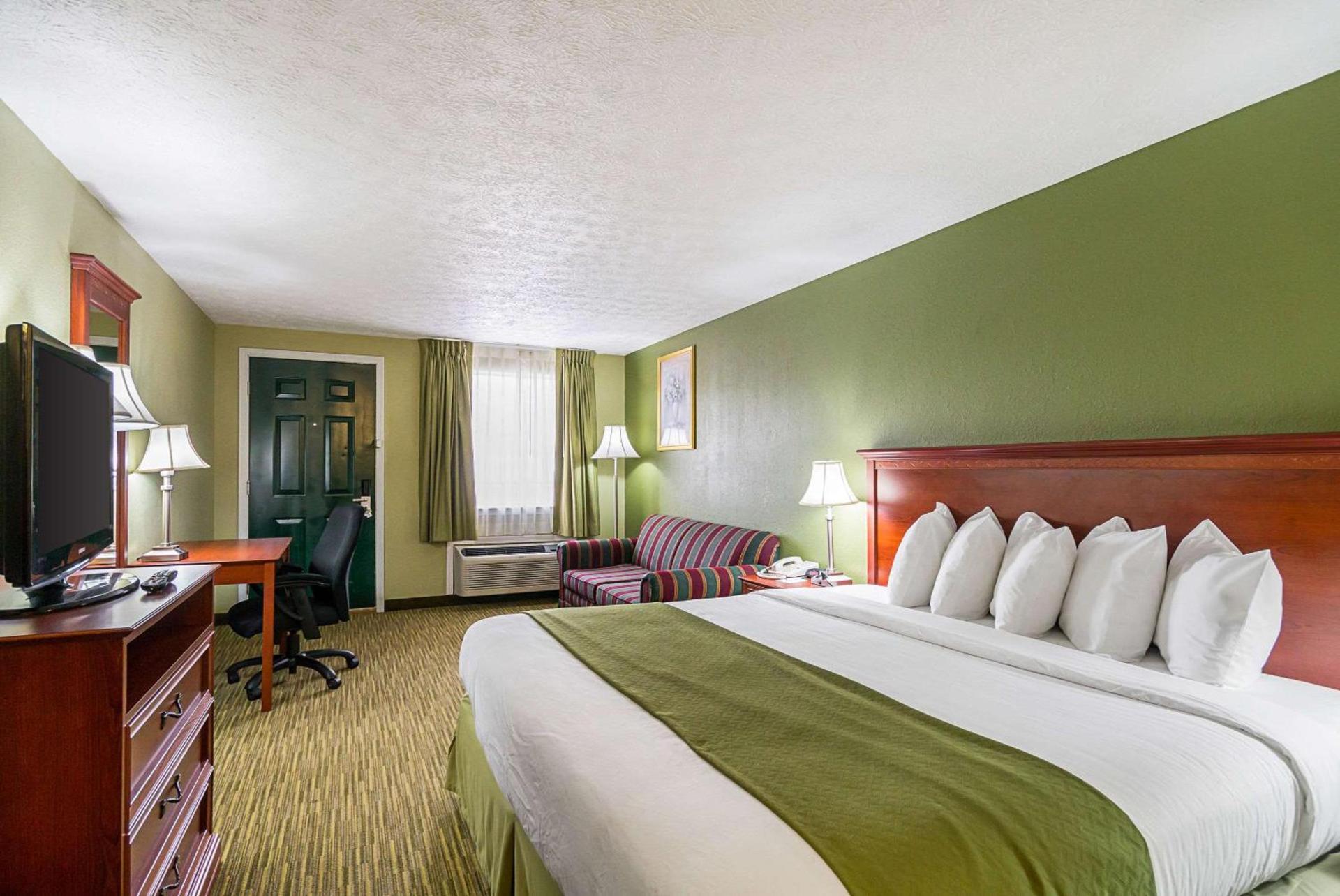 Quality Inn Weston photo 13