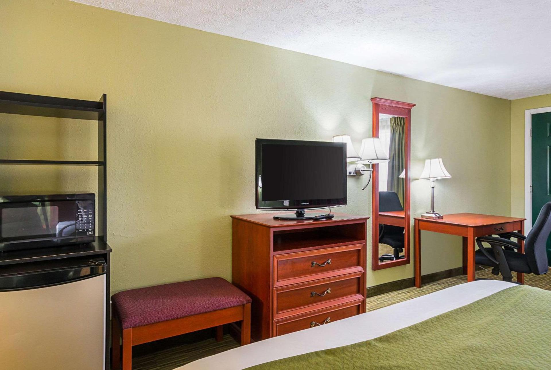 Quality Inn Weston photo 14