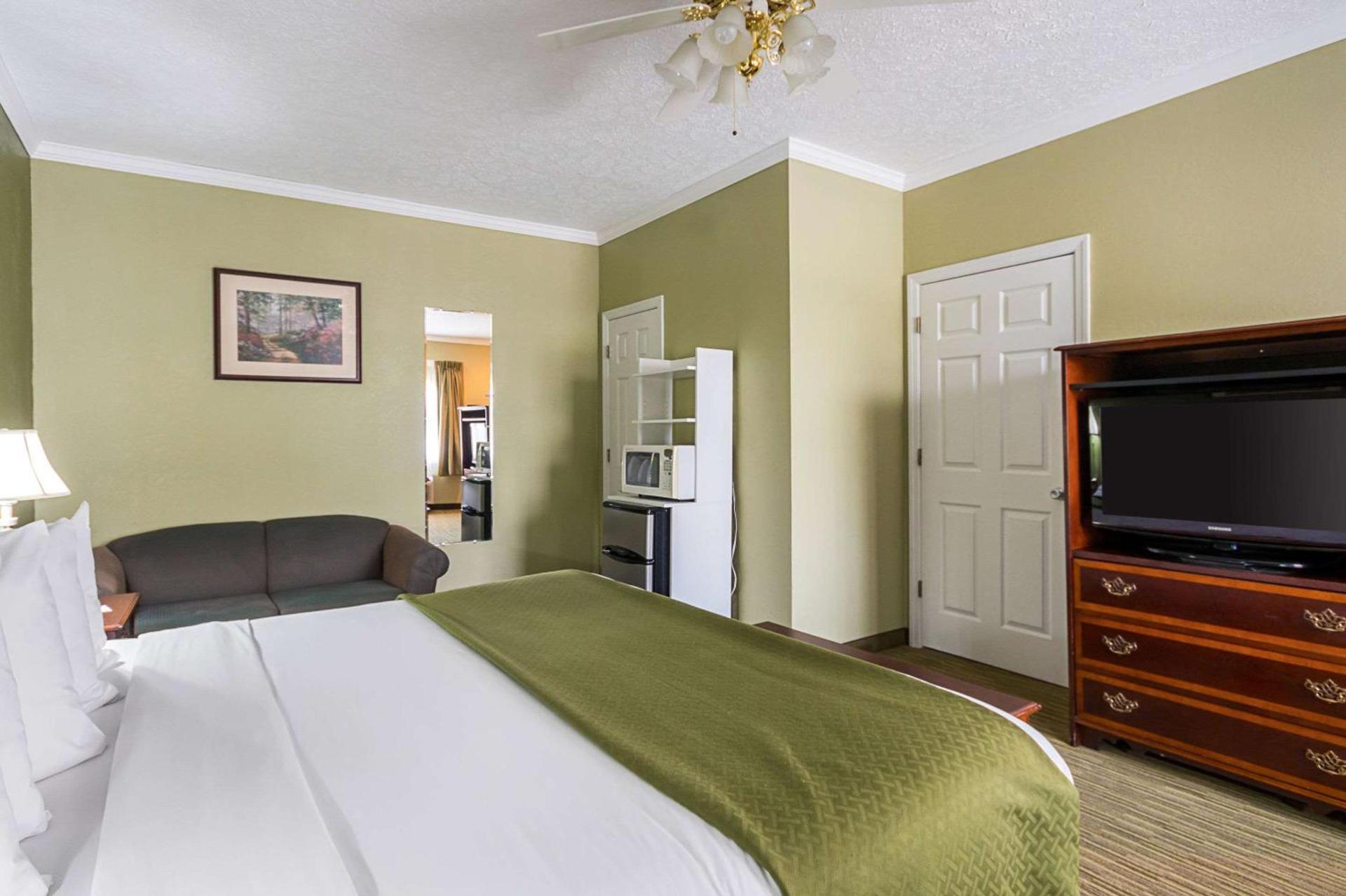 Quality Inn Weston photo 17