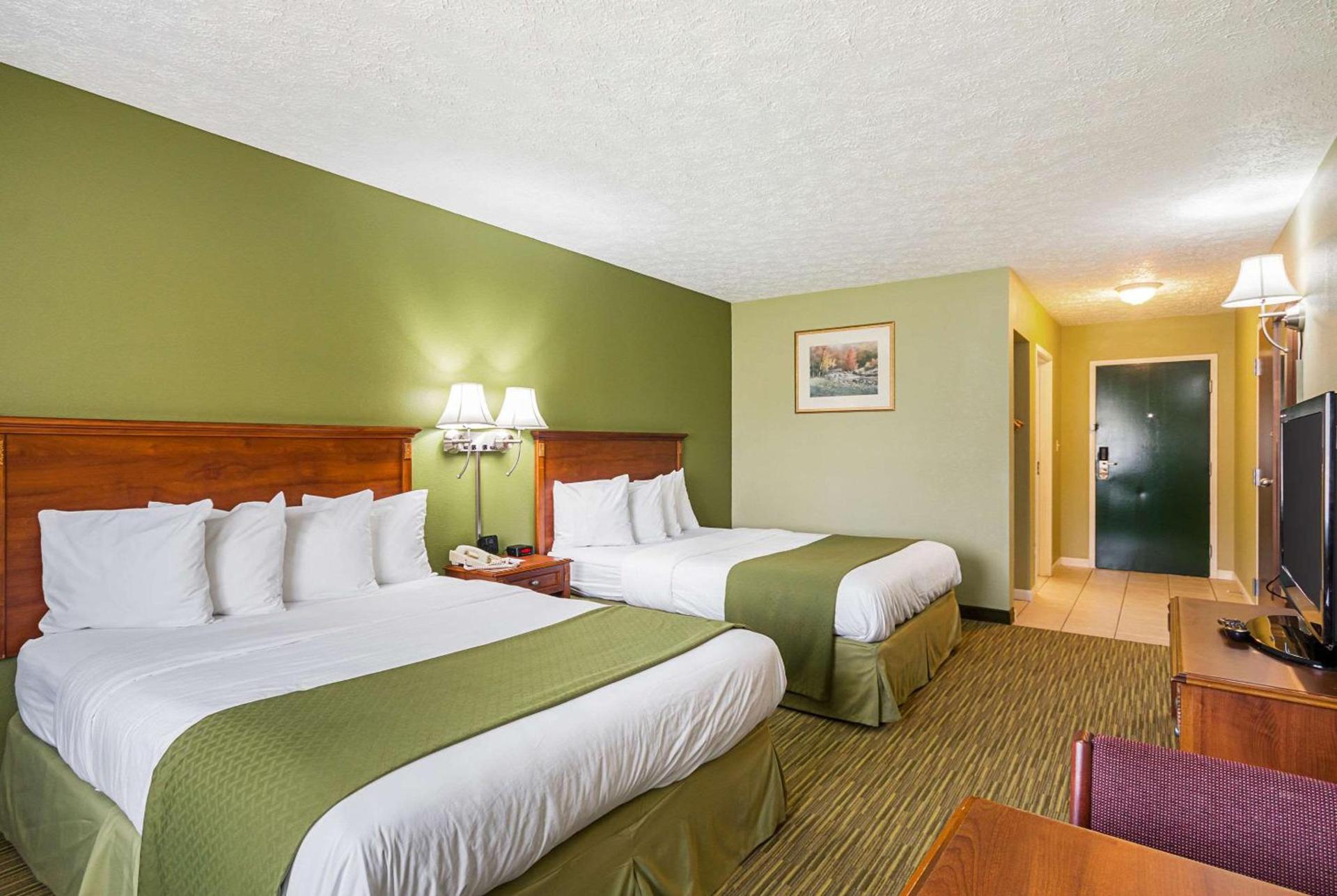 Quality Inn Weston photo 28
