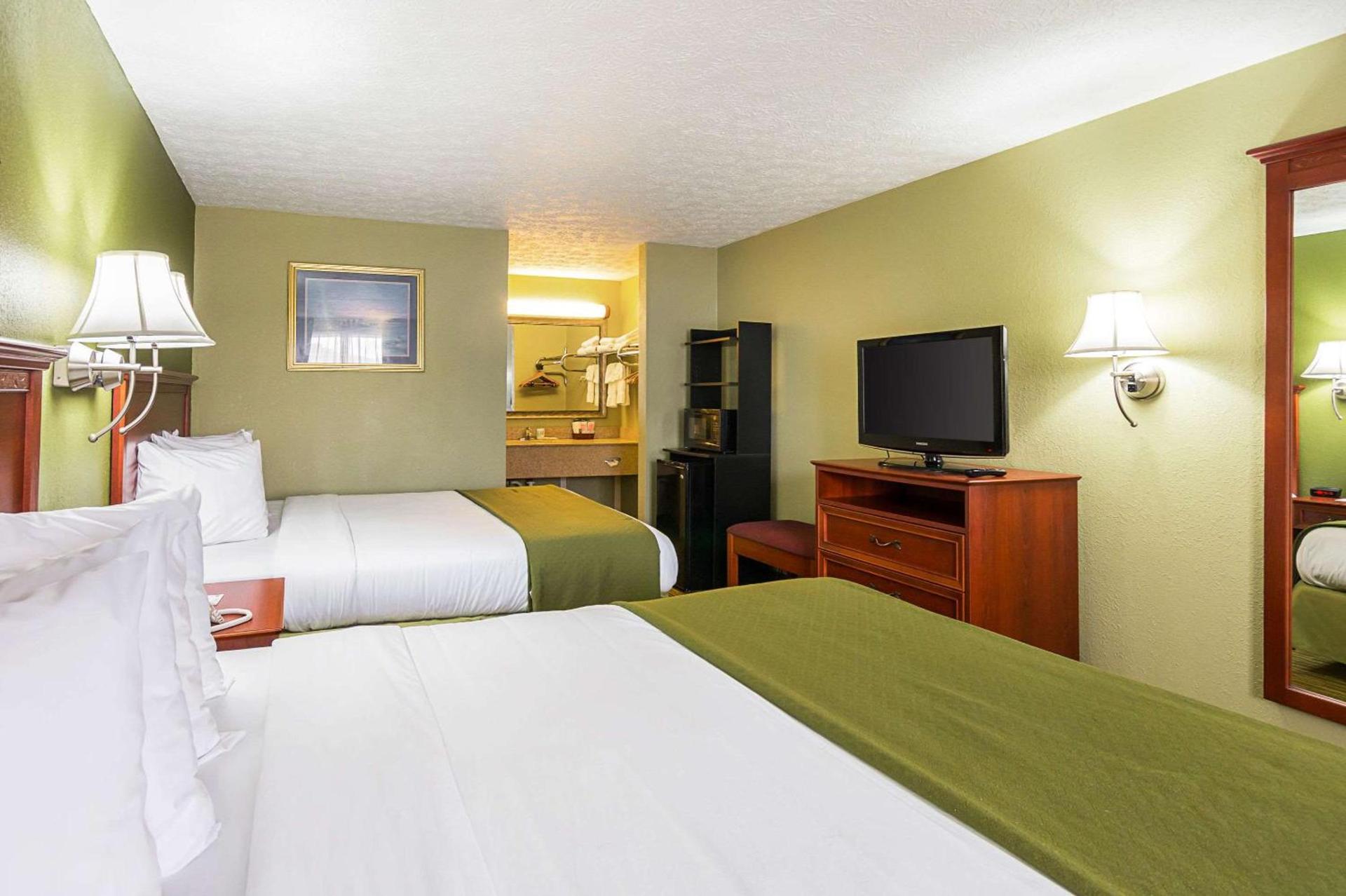 Quality Inn Weston photo 31