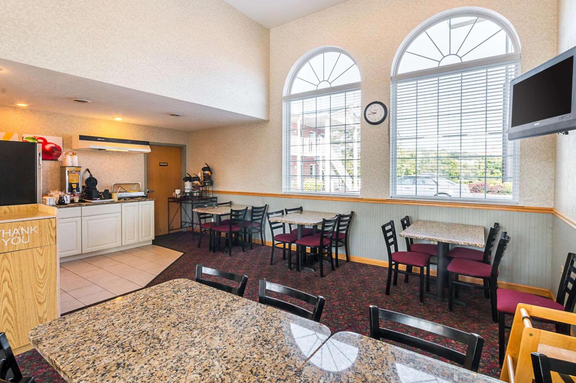 Quality Inn Weston photo 32