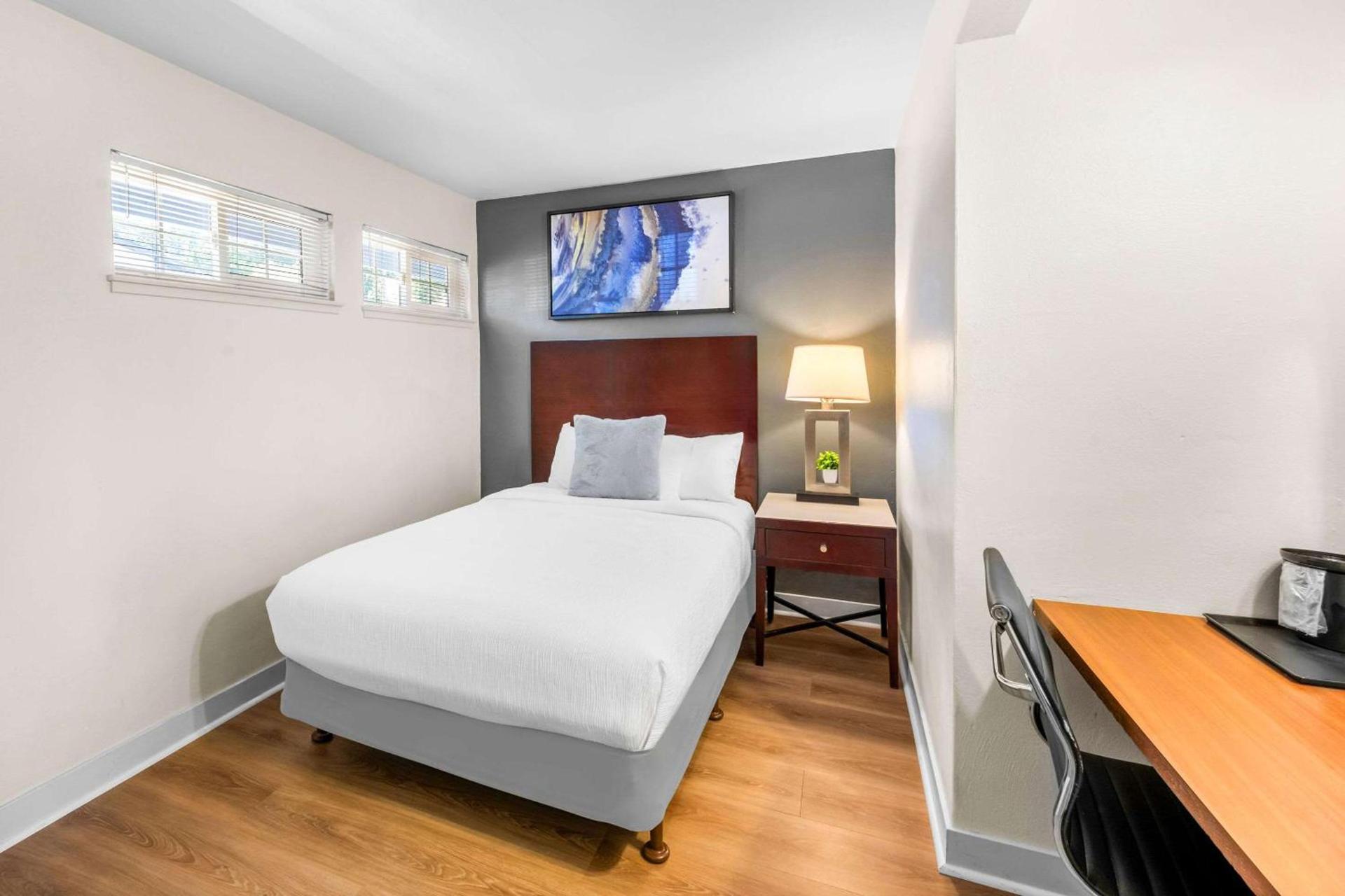 Quality Inn & Suites Jackson photo 13