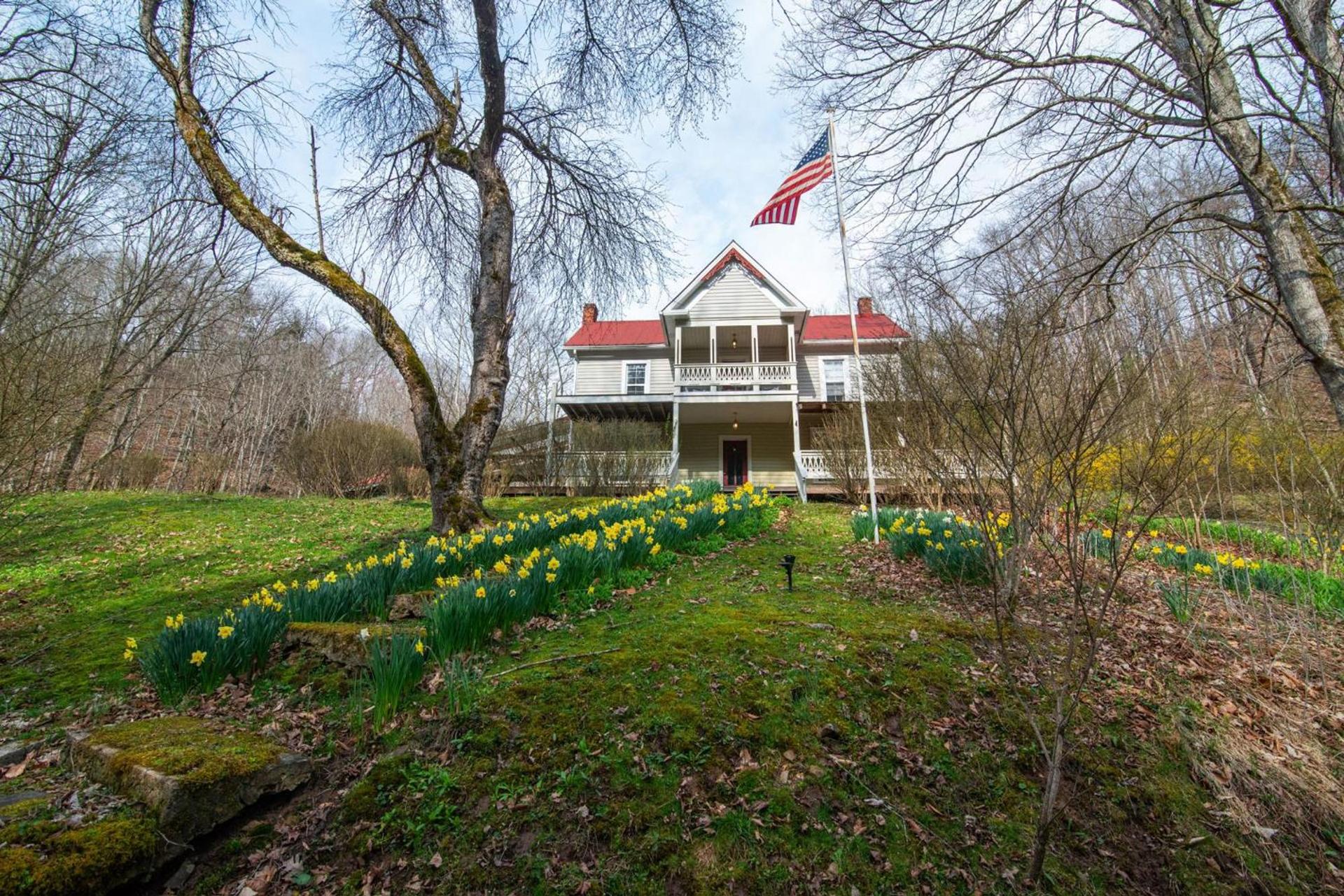Moore House Inn & Cabins photo 23