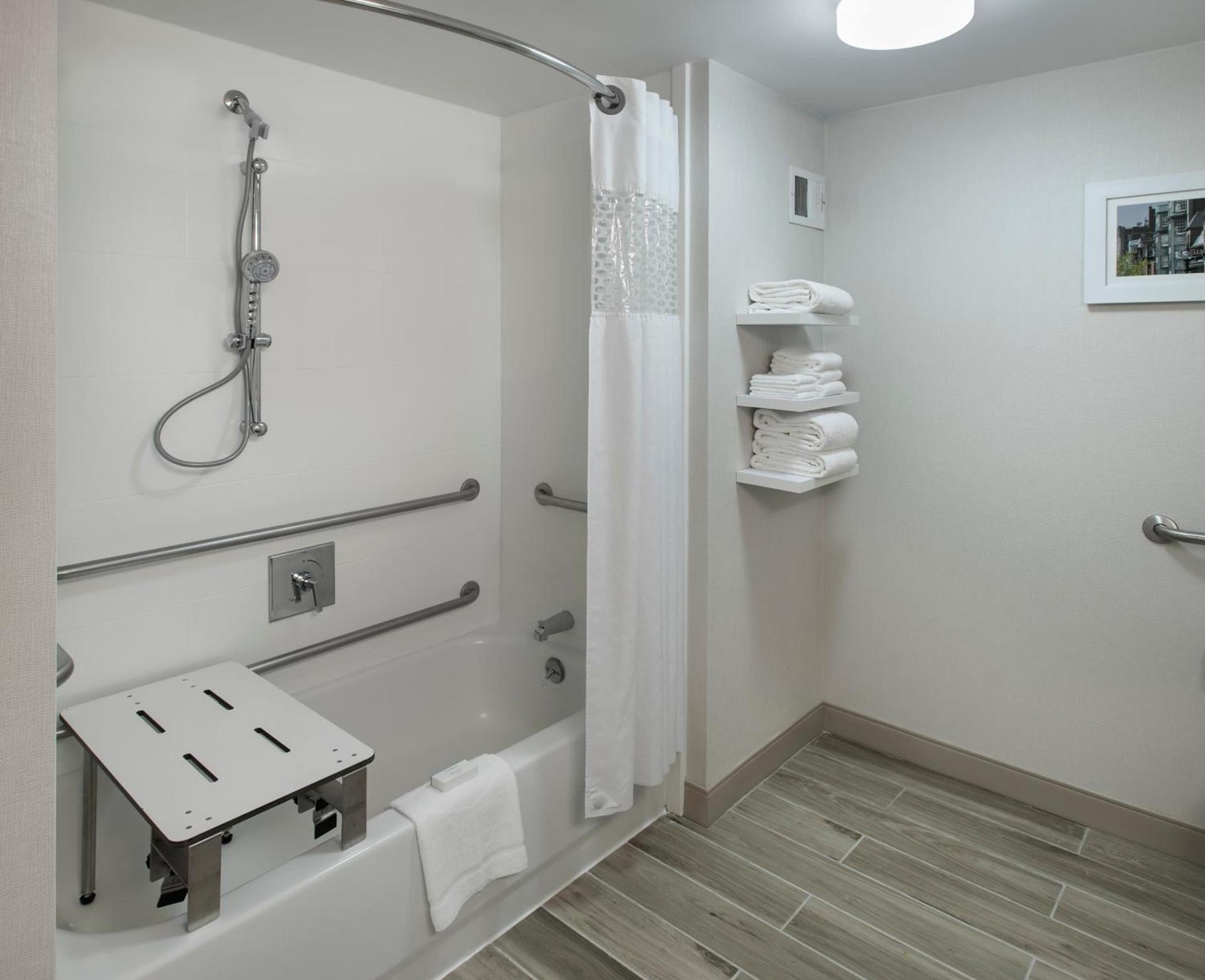 Hampton Inn Boston Logan Airport photo 19