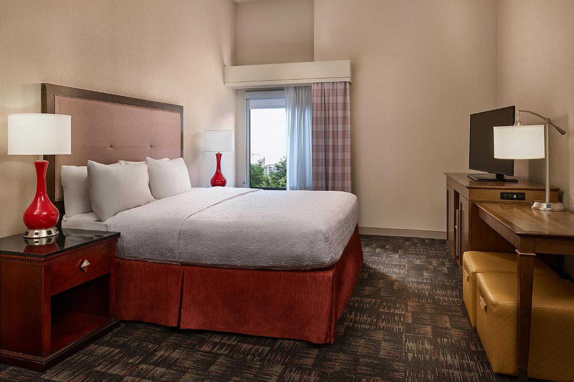 Hampton Inn Boston Logan Airport photo 13
