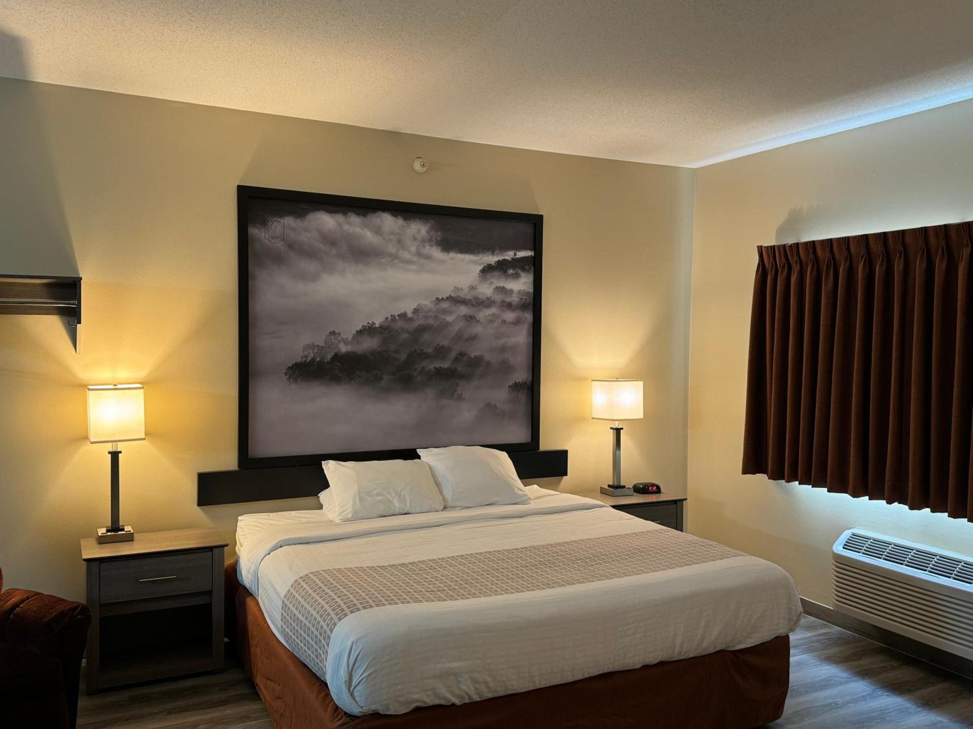 Super 8 by Wyndham Mason City photo 16