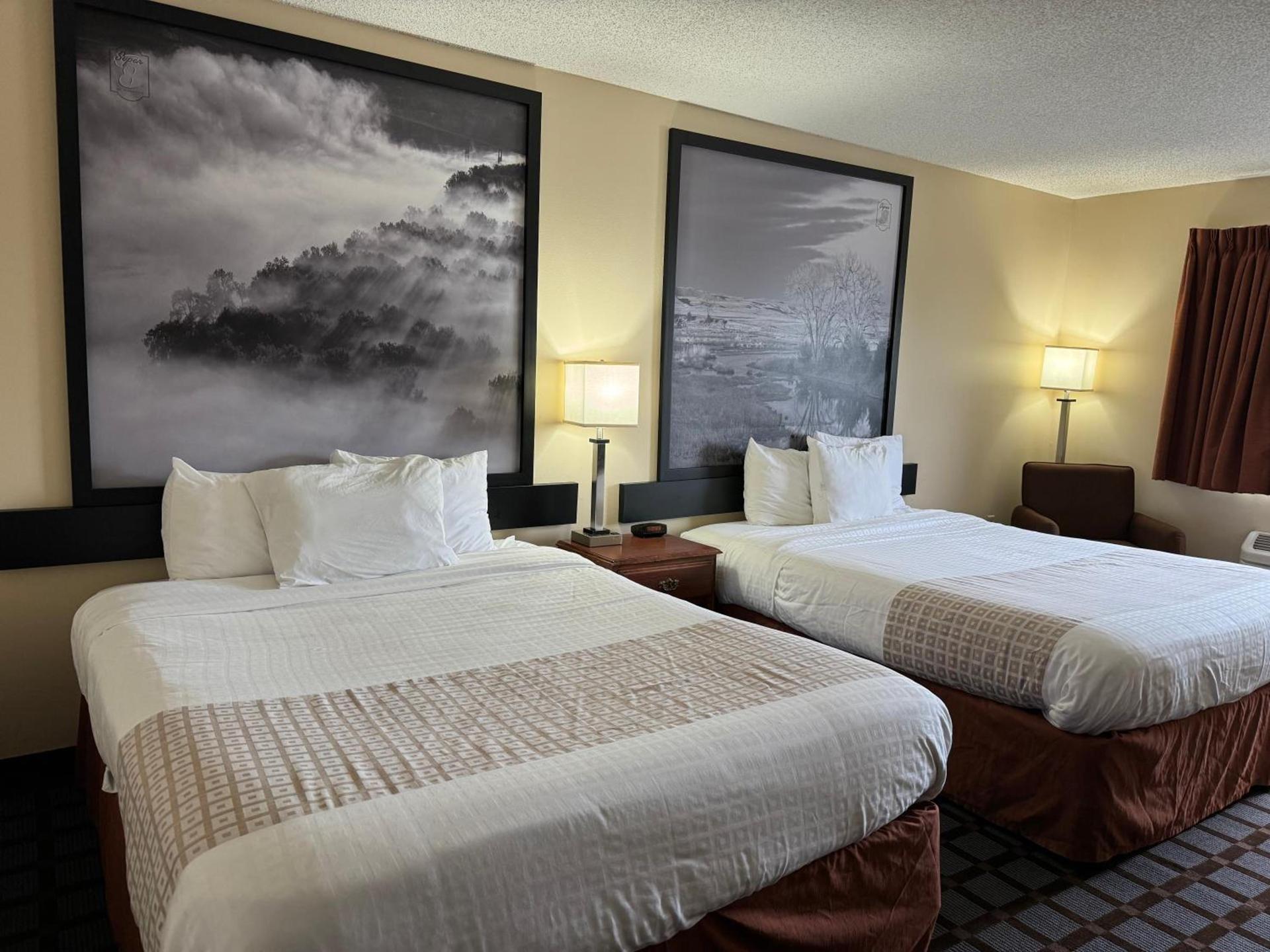 Super 8 by Wyndham Mason City photo 24