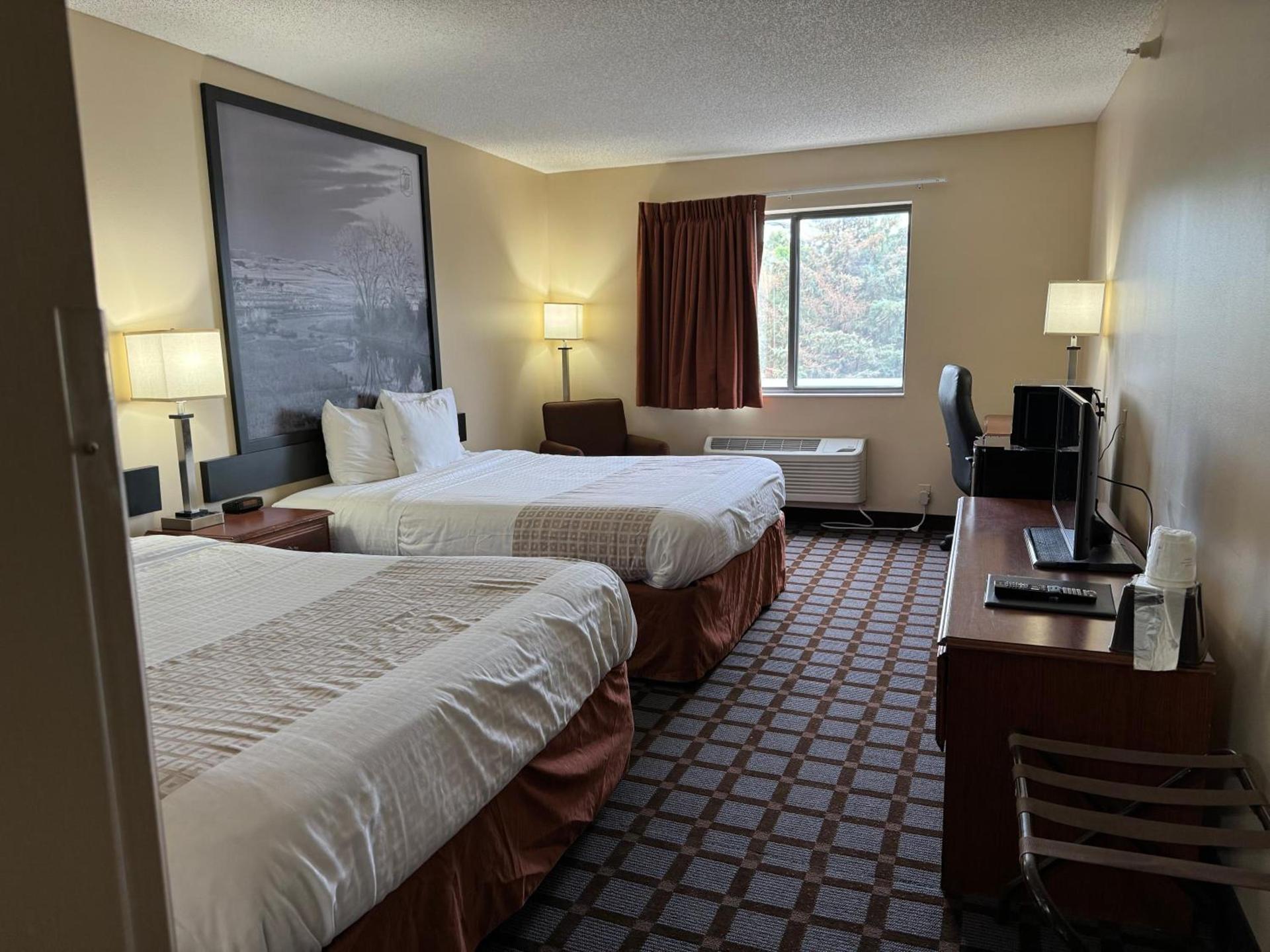 Super 8 by Wyndham Mason City photo 23