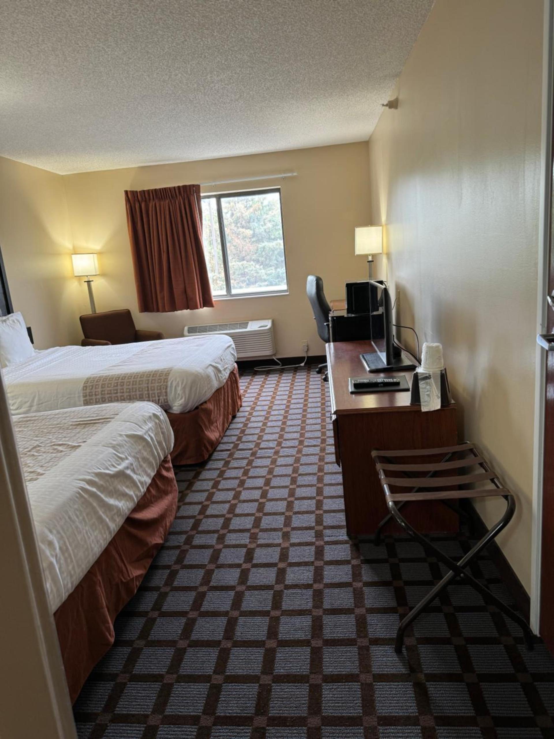 Super 8 by Wyndham Mason City photo 19