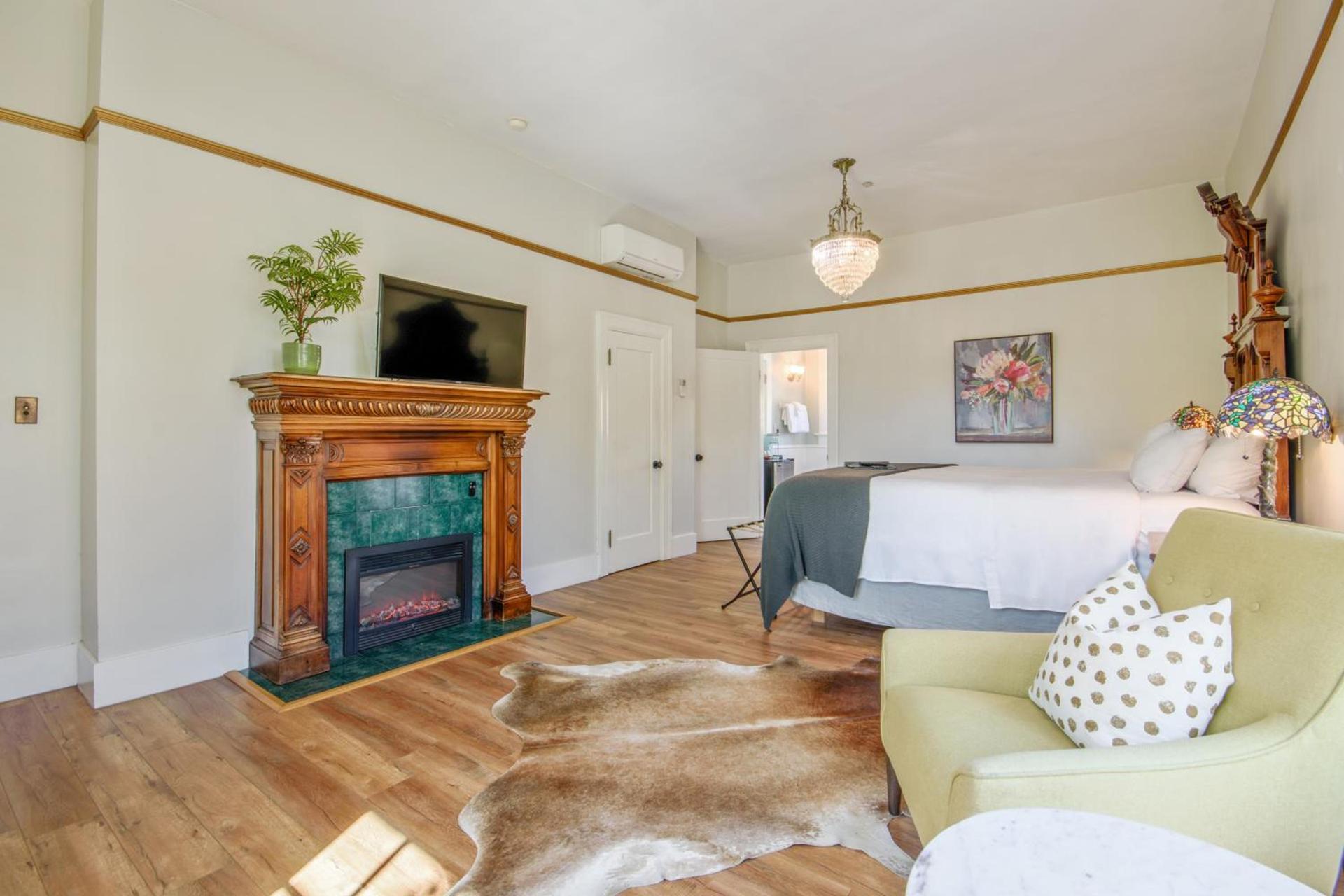 Cedar Gables Inn photo 17